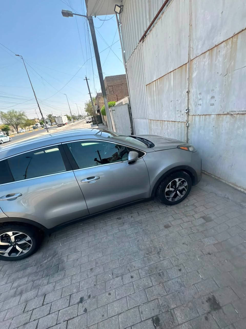 سلام عليكم سبورتج اربيل موديل 21 بدون صبغ فقط بارد حادث أمريكه واضح بالصور سياره جاهزه 
مواصفات. 
مري شفط 
كراسي كهرباء 
شاشه كاربلاي 
تحددد مسار 
تلاثه انضمه 
بعد بيها مواصفات 
السعر. 140 بيها مجال بسيط 

مكان السياره بغداد.  الهاتف. ***********
