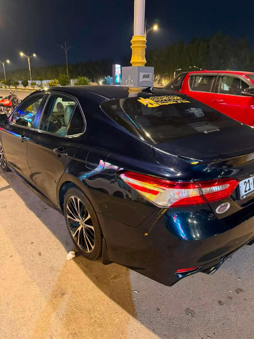 السلام عليكم 

TOYOTA CAMRY  2020 بانزين

⭕️ مواصفات ( SE ) 

مكفولة كفالة عامة ما عدا حادث امريكا
حادثها سطحي فقط ربع البنيد مليوح ومصلح نفسه 
فول مواصفات ما عدا البصمة
1- شاشة وكامرة 
2- شاشة اعطال 
3- رادار امامي 
4- فتحة سقف (سلايت روف )
5- تحكم ستيرن اربع جهات 
6- كشنات جلد 
7- كشن تحكم كهربائي
8- مري تحكم كهربائي 
9- شفتات كير بالستيرن 
10- فور دسك
11- مكينة وكير وحدادية وتبريد كفالة 
12- تخم تاير جديد صارلهن شهرين 
13- باتري جديد 
14- تخم دسكات جدد
وبعد هواي اكو مواصفات 

رقم سليمانية بأسمي العام مجدد السنوية بشهر الخامس 

⭕️ مكان السيارة كربلاء المقدسة 

📍( السعر 190$ وقابل للتفاوض )

⭕️ للاستفسار :- ‭***********
