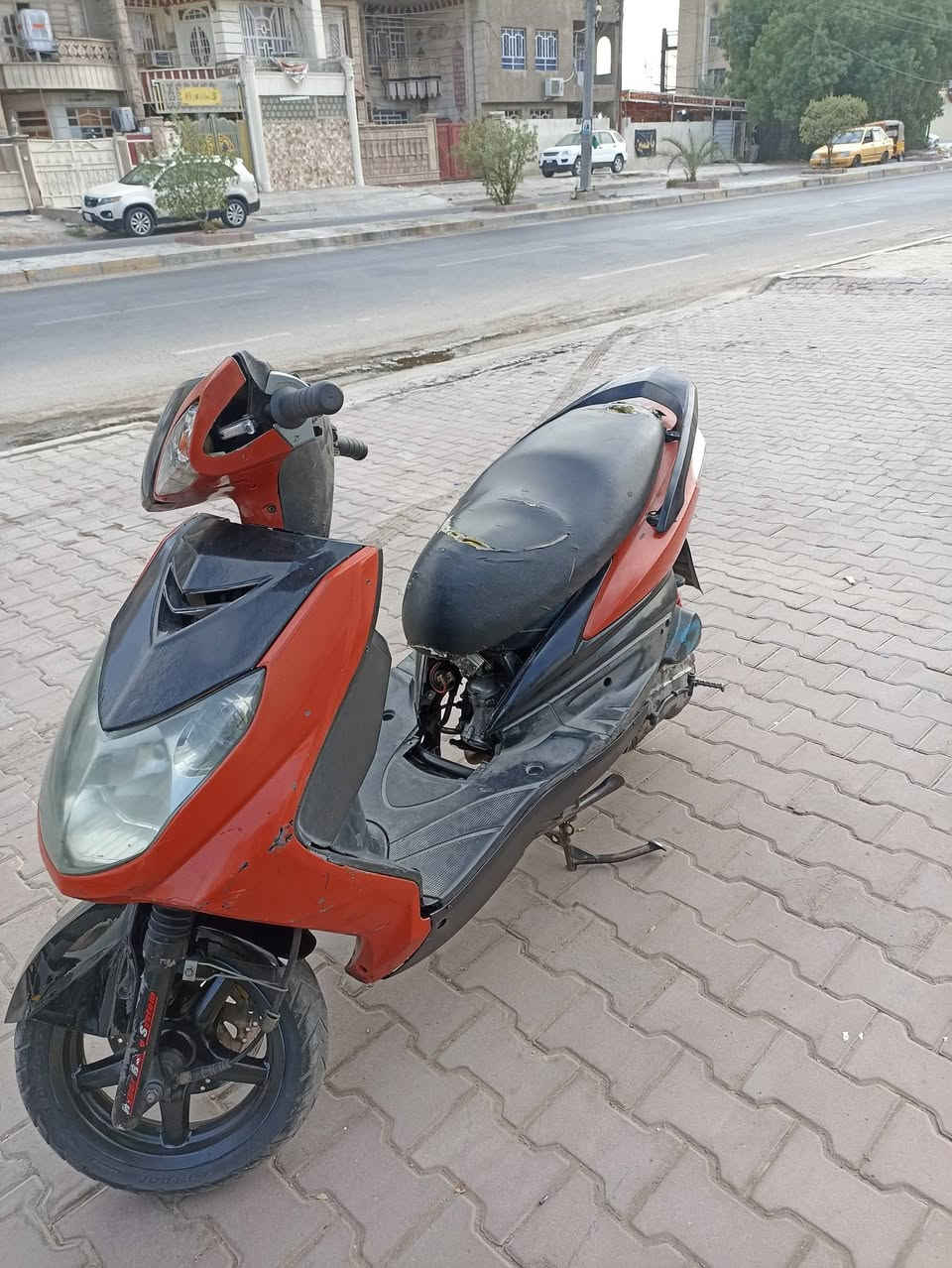 للبيع دراجة سكنس فحل كابريتر نضافتها واضحة بالصور دراجة تشتغل نكرة هندر تجي تفحص وتشوف نقصها كفر الي يغطي الكور واضح بالصور + سلف السعر 500 وبيها مجال المكان بغداد الشعب تواصل واتساب ***********
