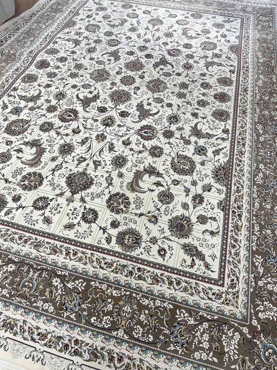 ئه م فه رشه بؤ فروشتن ١٠٠٠ هه زار شانيه زوه ر تازيه سعري ١١٠ هه زاره له سليمانيم زماري موبايل ***********
