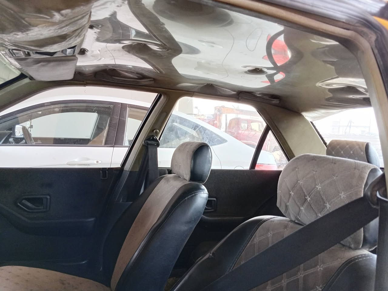 السلام عليكم بيجو بارس للبيع موديل ٢٠١٥ بغداد السيارة بسمي حلوة نضيفه مابيهه اخياس مبدل بيهه باب خلف السائق والجاملخ مصلح بس الضربه خفيفه وممشتغله تكسي السعر 42وبيهه مجال  *********** تبريد ثلج
