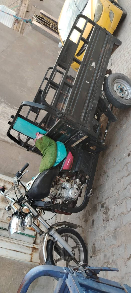 السلام عليكم  جمره للبيع موديل 18  جاهزه سلف هندر  سعرها  1,200 مليون و200 وبيها مجال  مكان قريه سيد جبار
