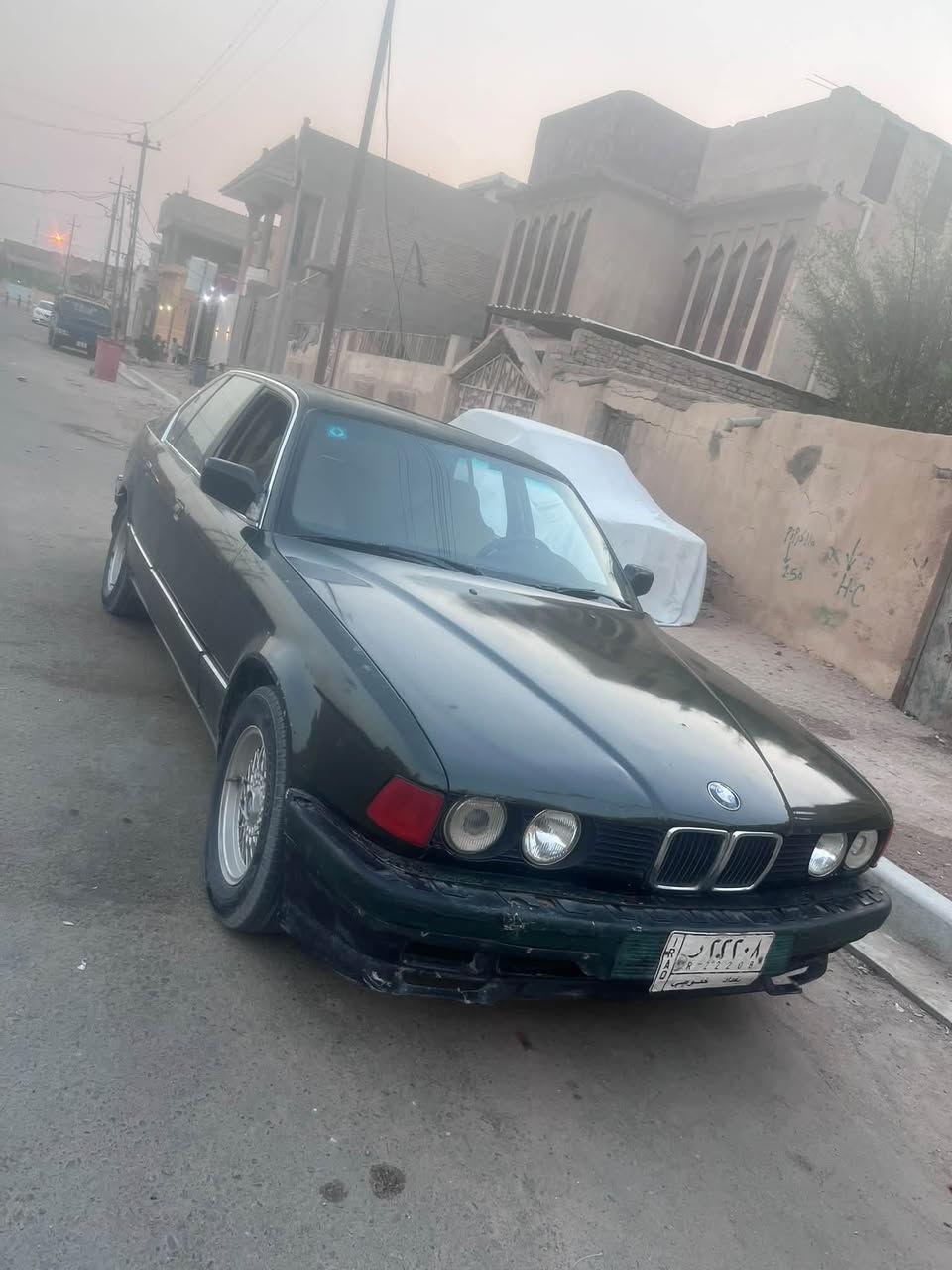 بي ام دبليو موديل 1989 حجم 730 مكينة و كير بلاد مفتوح 6 سلندر حدادية 80‎%‎ تبريد عاطل جواها تخم تاير مكفولة من النقل و الكص و الضربة و العيب الشرعي و الغرامات و الاصوليات سيارة باسمي شخصيا رقم بغداد الماني سنوية لل29 تحويل ثاني يوم 
نواقصها فقط بيها الكير النمرة الاخيرة مرات تعلك فقط هذا الخلل فقط 
السعر 23 و بيها مجال 
غير متواجد عالفيسبوك 
متواجد خابرني هنا واتساب رقمي ***********
مكاني بصرة زبير
