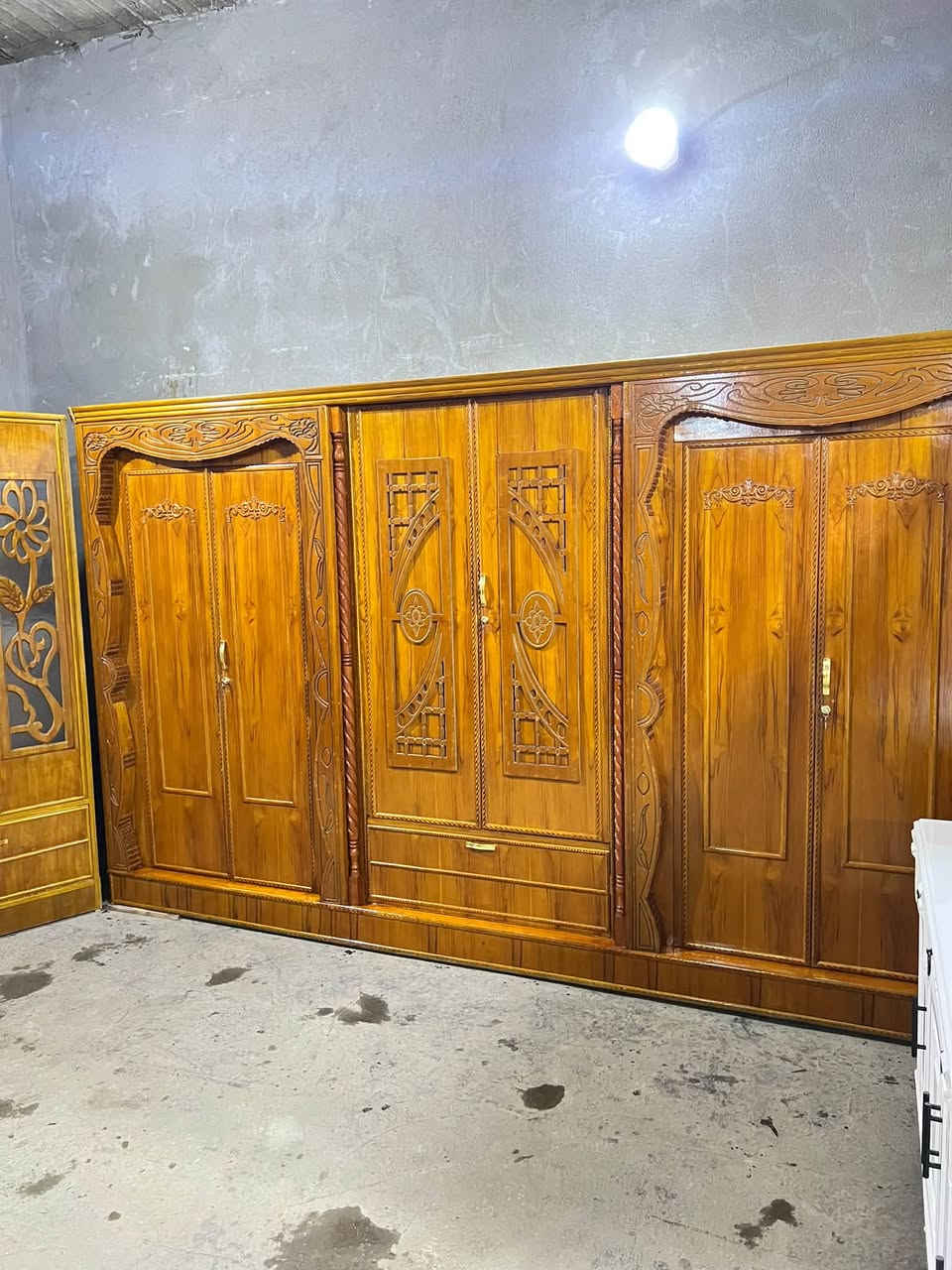 سلام عليكم غرفه نجاره صاج مستخدمه مديل حديث السعر ٦٥٠ العنوان الحله ***********
