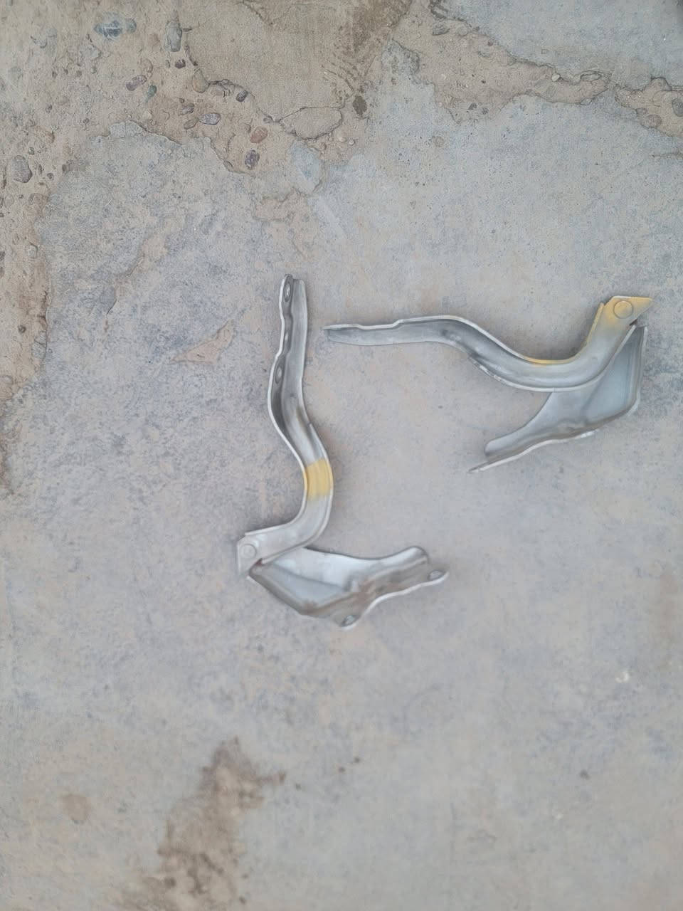 - غراض سيارة النترا مضلع للبيع (شلع) ب ٥٠ الف فقط

للاستفسار / ***********
