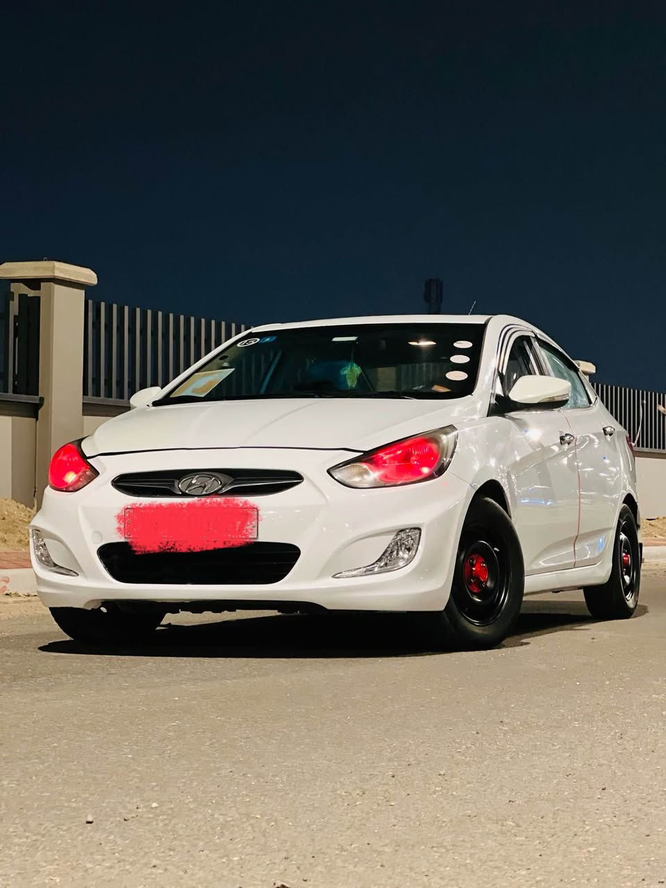 � للبيع هيونداي أكسنت خليجي 2015 🚘

سيارة أكسنت خليجي موديل 2015، بحالة ممتازة وجاهزة للاستخدام، ومواصفاتها كاملة ومميزة 👌

🔹 المحرك: 1600 CC

🔹 المواصفات: فول أوبشن

🔹 فتحة سقف 🌤️

🔹 إشارات بالمرايات

🔹 خليجي

🔹 سيارة عملية واقتصادية ومناسبة للاستخدام اليومي وجاهزة للسفر

السيارة نظيفة ومحافظة عليها وجميع الكهرباييات والتبريد ثلج والله ،، ومواصفاتها حلوة ومتكاملة.

📞 للمهتمين والاستفسار: التواصل مع السيد حسين حسن : ***********‬

سياره بأسمي / وسنويه هسه مجدده  تخلص 2031 

💰 السعر: 90 ورقه وبيها مجال 

مكان السياره : البصره_شارع الميثاق الاسكان البصرة, العراق
