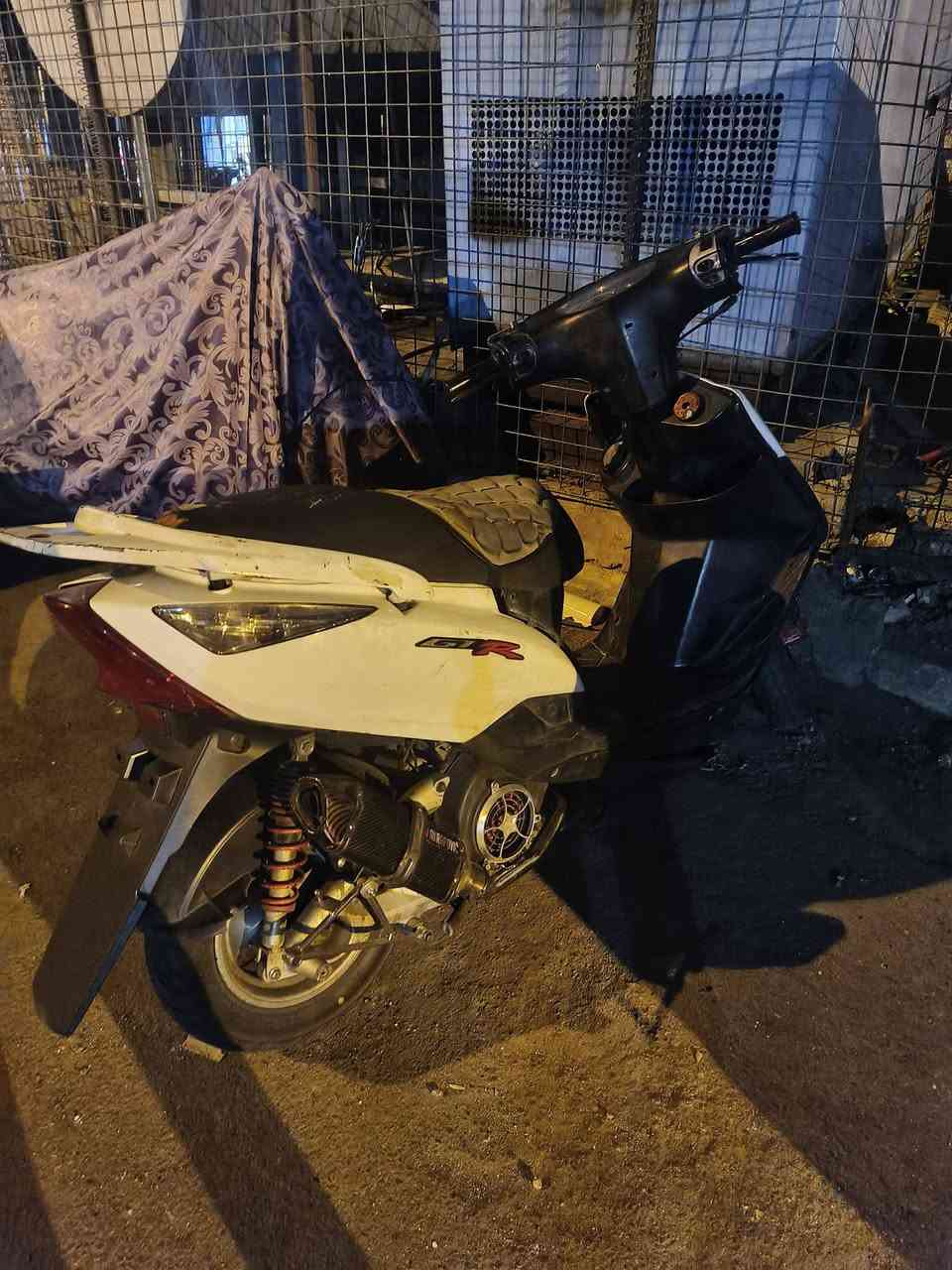ثعلب 140 شغالة مكينة تخبل شغالة نكرة كفر نظيف ستان صفح تعليك عوزها باتري وقفل جنطة فقط مكاني بغداد الطوبجي سعر 400 ***********
