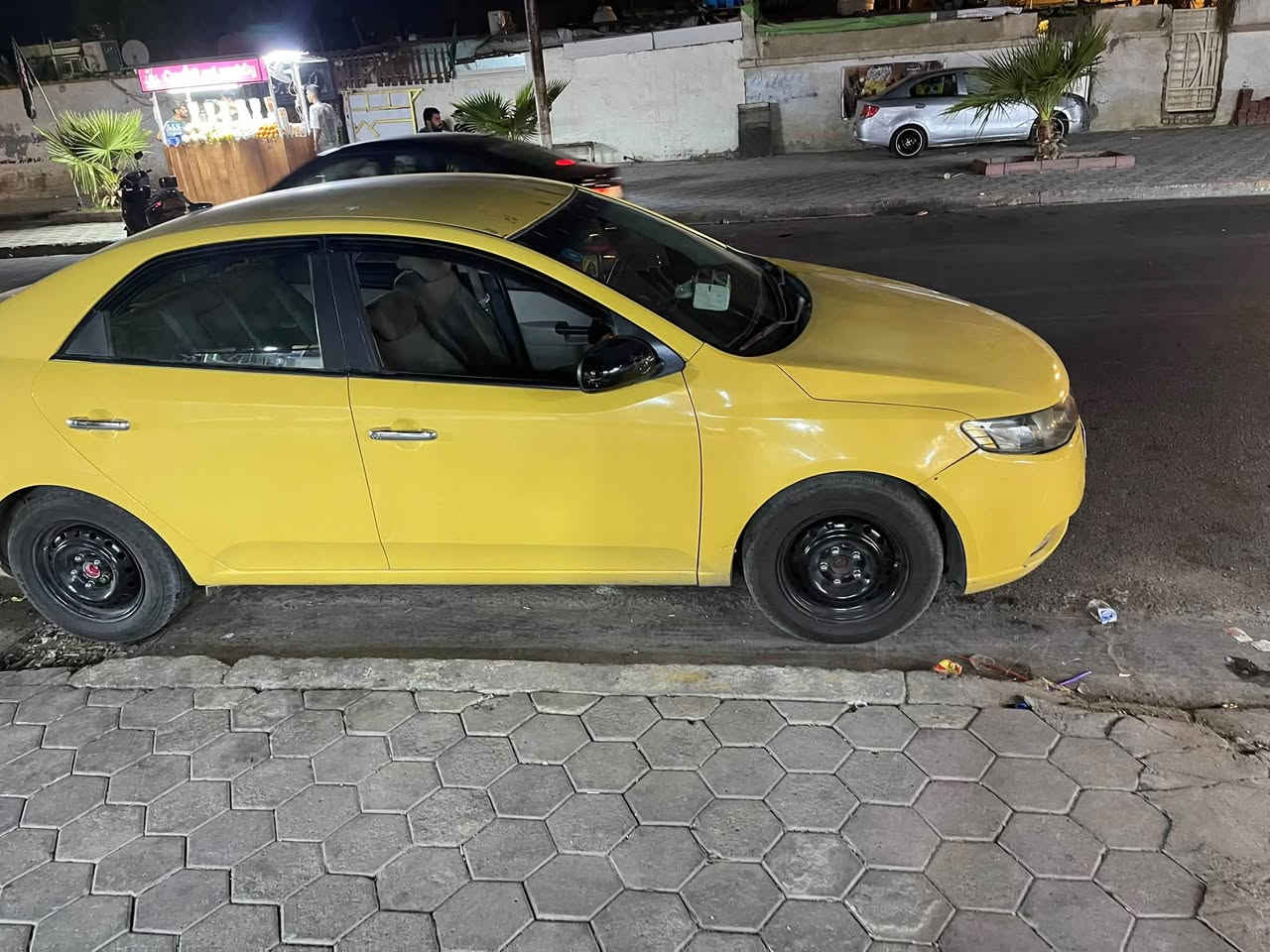 ٢٠١٢مكينه ٢٠٠٠ جديده للبيع ***********
