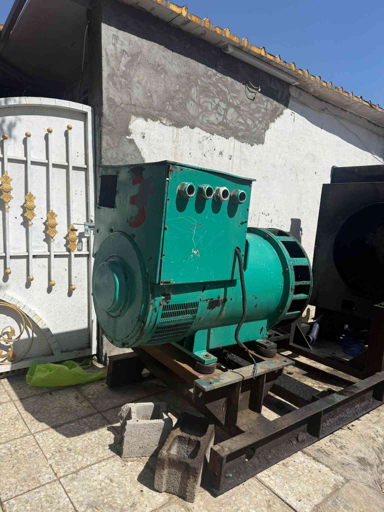 السلام عليكم 
للبيع راس توليد ستان فورد نكليزي 550 kv 
معه شاصي و راديتر و نتر كولر 
***********
***********
بغداد
