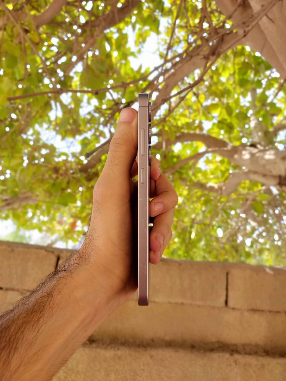 السلام عليكم 
Samsung S25بلس
لون سلفر ذاكرة 256 /12 

نسخة امريكية شريحة وحدة + eSIM

الجهاز مكفول من اي فتح او تصليح

خالي من اي مشاكل 

معالج سناب دراكون 8 أيليت 

ملحقاتة فقط خافظة ولزكة 

مكاني بغداد المحمودية او اللطيفية

السعر 725

واتساب 
*********** بغداد, العراق
