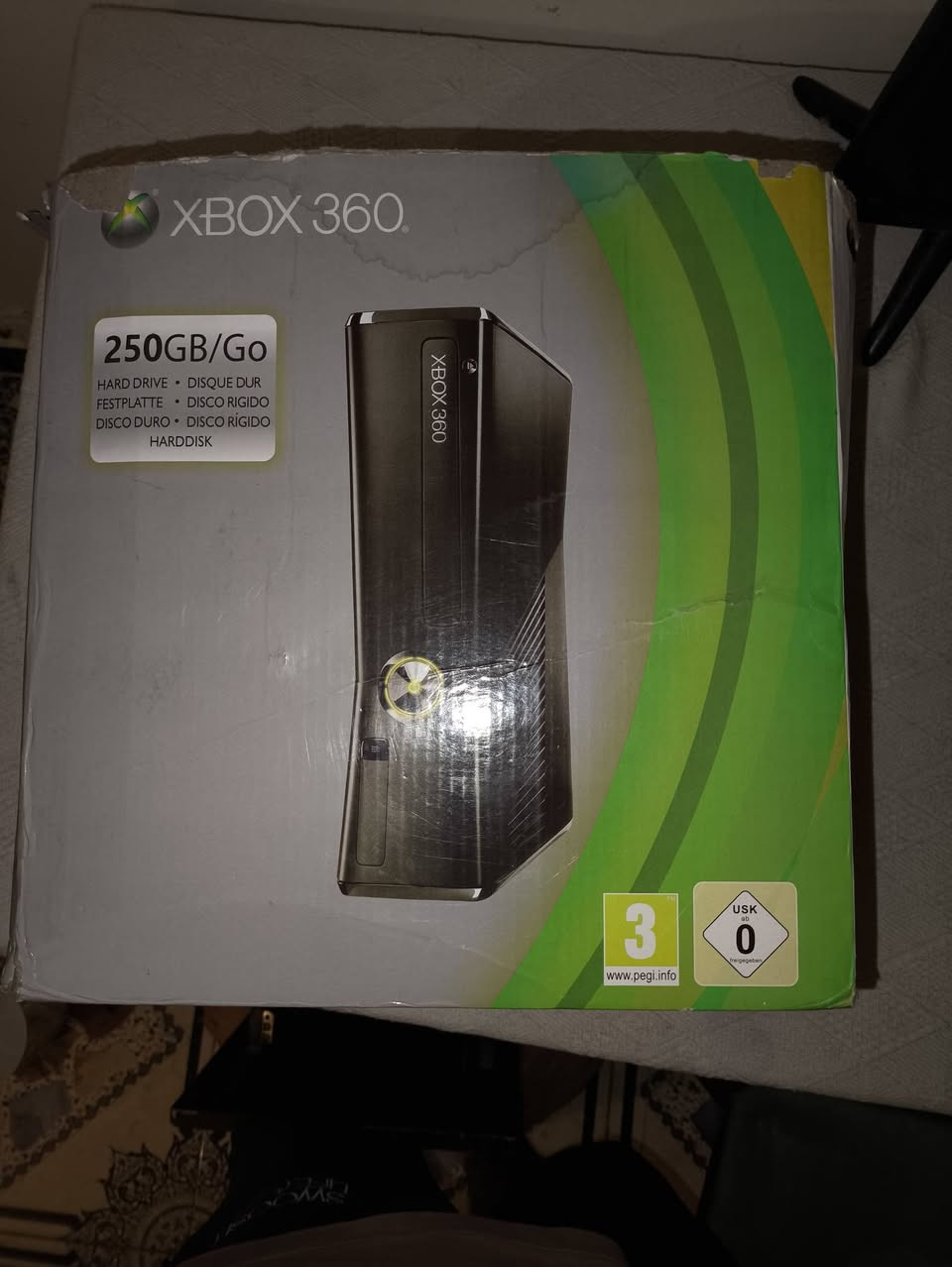 سلام عليكم اكسبوكس 360 للبيع سعر 50 مكاني بغداد الجهاز بي مشكله ميشتغل بشكل كامل يعني يضل صافن على الواجه الرئيسيه ويده مالته البطاريه متشتغل مشغله اني باتريات الي يفيده الجهاز يتواصل ويايه خاص او هذا رقمي بي واتساب ***********
