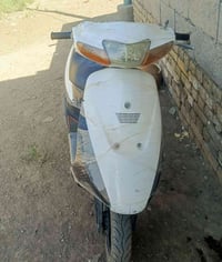 سوزوكي • تشتغل • بوربرن