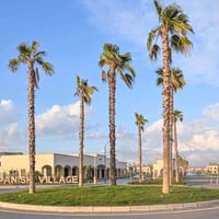 فيلا • القرية الاسبانية • ٣٢٠م+١٠٠م