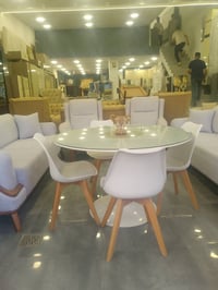 طقم طعام • ١٠ مقاعد • مستعملة