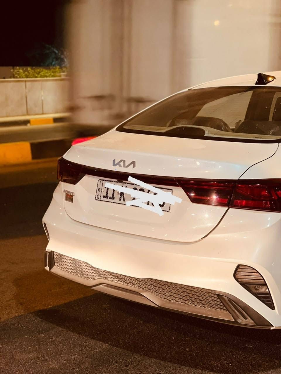 السلام عليكم
كيا فورتي  موديل 2024 وارد امريكي 

رقم بغداد تحويل مباشر

 • المحرك: 2000 دوش

 • شاشه تدعم الكاربلي والاندرويد اوتو 

 كاميرا خلفية

 • تحكمات ستيرن

 • السيارة نظيفة جداً وجديدة بمعنى الكلمة بدون اي نقص

ماشية 48 الف 

حادث السياره دعاميه اماميه + بدنه وراديتر بدون لغد بدون شاصي بدون تبديل بدون صبغ 

صور الحادث  مرفقه  بالمنشور 

السعر 145 بيها مجال 

مكاني بغداد الكرخ 

***********

نص مكتوب في الصور:
- bidfax.info Історія страхових аукціонів США » Kia » Forte » Kia Forte Lxs 2024 White 2.0L vin: 3KPF24AD9RE766536 Kia Forte Lxs 2024 White 2.0L vin: 3KPF24AD9RE766536 Фін. ставка: $4600 Аукціон: IAAI SOLD Номер лоту: 41262129