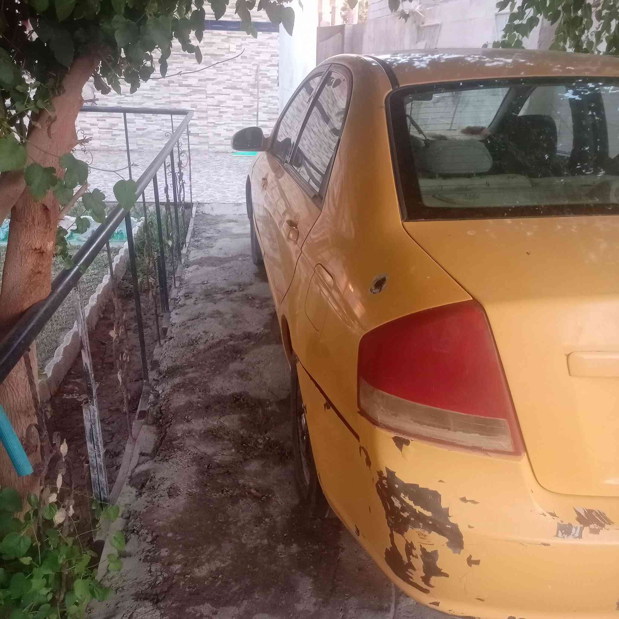 سبكترا ٢٠٠٩للبيع سياره شغاله نقص بس الصدر تعبان للاستفسار الاتصال ***********السعر٧٠وبيها مجال بصيط
