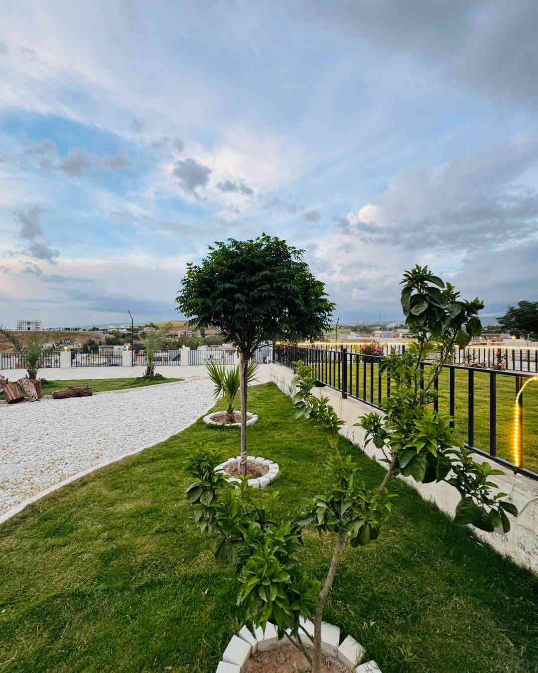 ‎ڤیلا شاهانەی vipسەردەمیانە  بۆ فرۆشتن 

‎ - - شوێـــن║لە  ریگای مەسیف📍
‎ - ڕووبەر ║ 1700متر  - 

‏‎بۆ زانینی نرخ ژمارە (1)لە کومنیت بنوسە💰

‎🔷کامل ئەساسی مالی تیدایە
‏‎🔷 كارەبای نیشتیمانی هەیە
‎🔷 (5)  ژووری نوستن 
‎🔷 سیستەمی فێنك كەرەوە
‏‎🔷گراج ئوتومبیل فراوانە
‎🔹 حەدیقەی  هەیە
💧 ئاوی هەیە
‎🔷شوین پالەوەر بە خیو کردن هەیە 
.
‎🔷 ڕووبەرێكی فراوانی سەوزایی 200م

‏‎بۆ زانیاری زیاتر پەیوەندیمان پێوە بكەن . . . .
☎️***********  
——————————————————
‏‎ئەزموونێكی پڕ لەمتمانە:: ‎✅ #_عەقارات_باغی_ئاژگە

‏‎ئەگەر هەرموڵکێکت خانوو_دووکان _مەزرەعە هەیەـــ بینێرە بۆ پەیجەکەمان ئێمەش بڵاوی ئەکەینەوە بە باشترین و جوانترین شیوە
