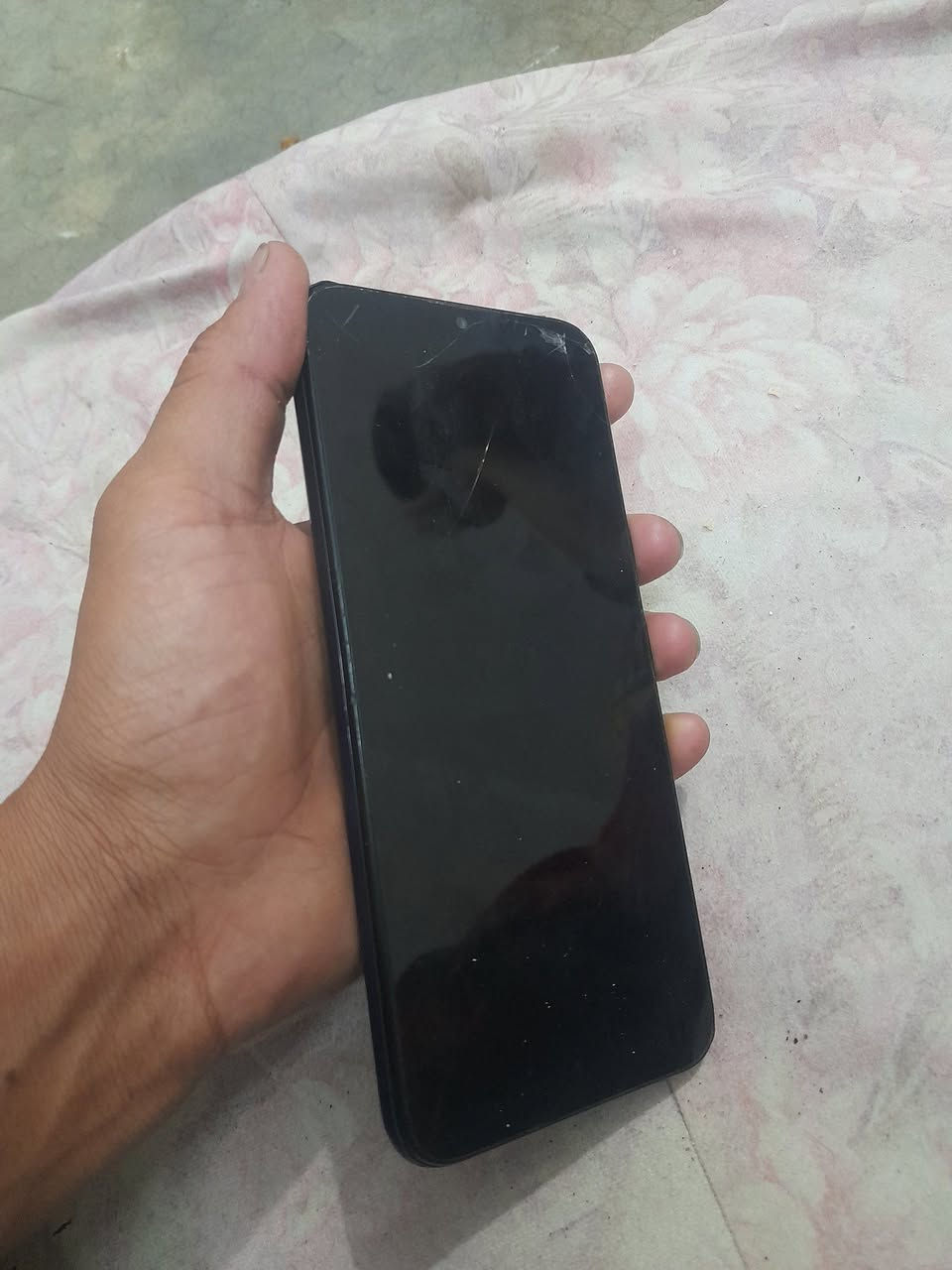 سلام عليكم للبيع انفنكس سمارت4للبيع ومروسه ذكره32رام2عيبه المس شوي مفطر من فوك وجام كمره هم مكسور مامثر عل كامره  السعر 45الف وبي مجال مكاني حي العسكري
