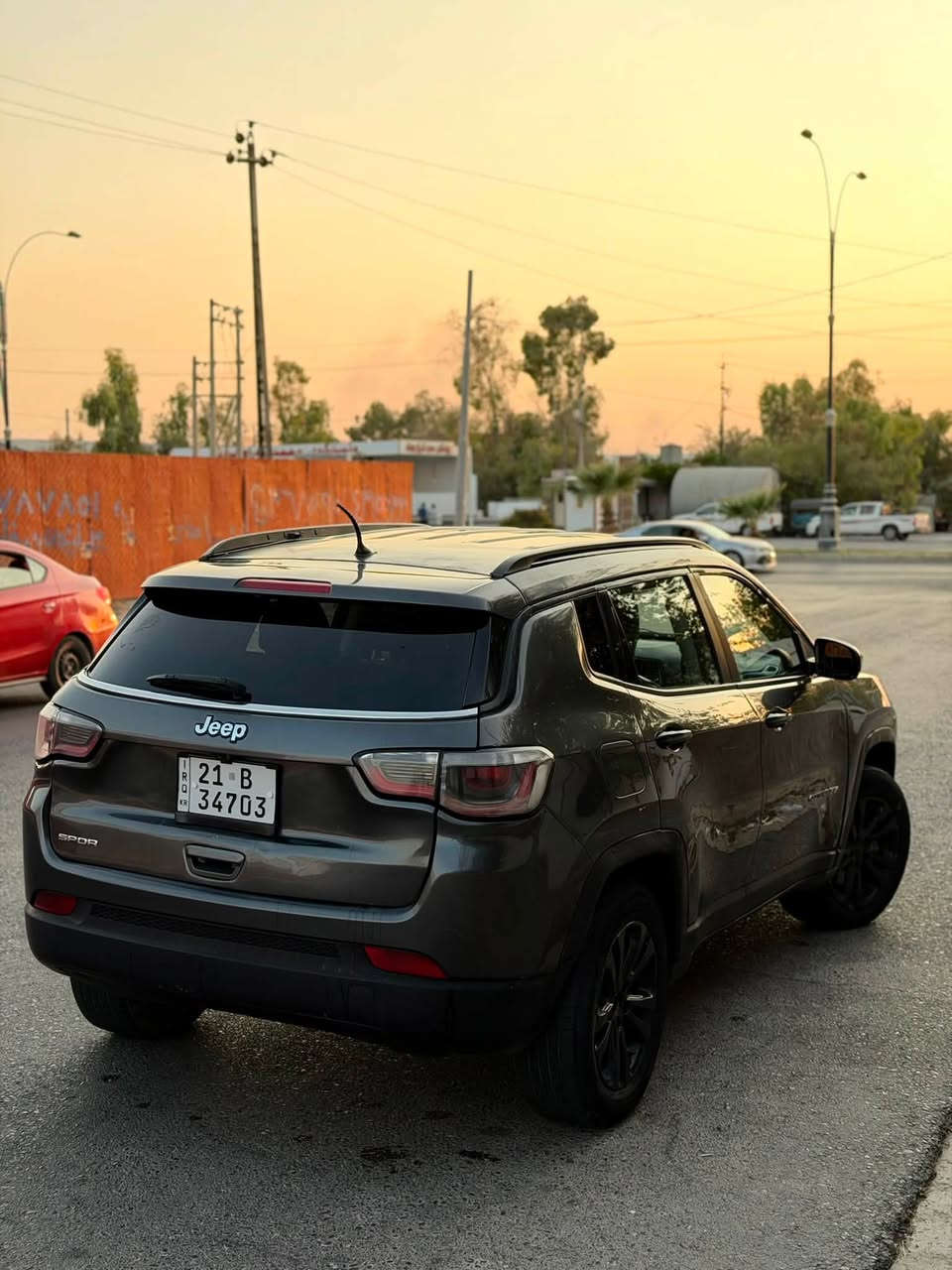 سعر:٨٧ بيها مجال ***********
جيب كومباس 
سعر:87 بيها مجال 
اللون : نفطی.   

المودي:2019
صور الحادث ورقم الشاصي مرفقات داخل الصور
ضرر صبوخ عام
بدون دەواخل

المواصفات :Jeep compass
4*4 فور ويل 
بصمه تشغيل
بصمه ابواب
تبريد خلفي
هاند بريك بصمه 
 اوتو ستوپ 
ويل كروم 
بلاجكتور 
مانع انزلاق 
تحديد سرعة 
تحديد مسار
تحكم ستيرن 
كاميرا خلفي 
***********
