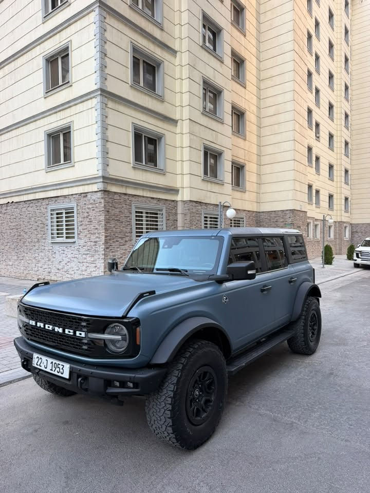 Ford Bronco v6
برونكو
محرك 6 سلندر 
ماشية 37 ميل
سيارة فوول مواصفات و نظافة مبين من صور
5 دكم 
دبلات اصفر
لون ازرق مات من امريكا
عليها سيستم اكزوز رابتر ( صوت طرب)
و عليها سيستم صوت داخلي 
٥ كامرات و رادار ٣٦٠
شاشه كبيره و شغال 
بيها جاملغ و باب سايق بدون شاصي حادث جانبي 
كير و محرك و اكسل و كهربائيات ما مفتوح و على وضع الشركة نظافة %100

سعر ٣٣٥

***********
