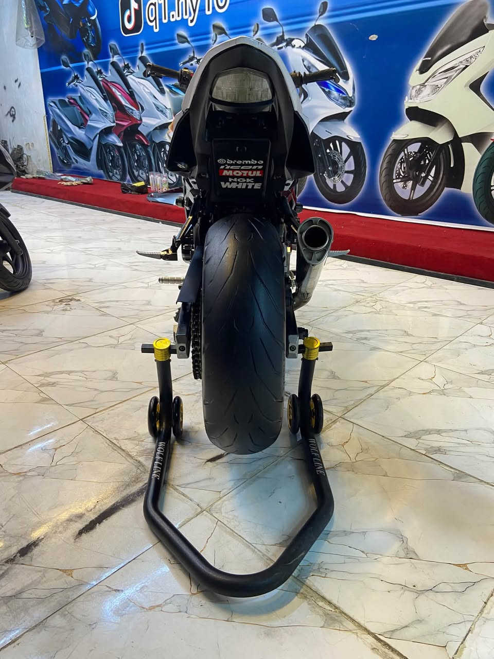 سلام عليكم
GSX-R 750c 2015
مكينه مكفوله وكير مكفوله 

دراجه كامله ما ناقصه شي 

بيهة فجوج نايسون امامي والخلفي نايسون 

صالنصه بروكس 

عنبار برنبو ويدت كلج برنبو 

كامله ما ناقصه برغي 

منفيز ومكاتبه فقط 

سعر خاص 

العنوان بغداد حي البتول 

اتصال ‭***********‬

واتساب فقط ***********

نص مكتوب في الصور:
- @g1.nyu16
- q1.my.id