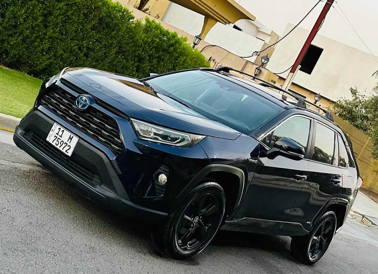راف فور xse 2021 هايبرد
لون نيلي 
فول مواصفات السيارة 
ماشيه 41.000mi
السياره كلش نضيفه وبالواقع احلى
السياره حادثها قبق جنطه وجاملغ امامي مسرقه نصبغن
وصار بيها بالعراق جاملغ خلفي 
السعر 20.800 وبيها مجال للطيبين
مكان السياره بغداد العامريه نهاية شارع المنضمه
للاستفسار 
***********
