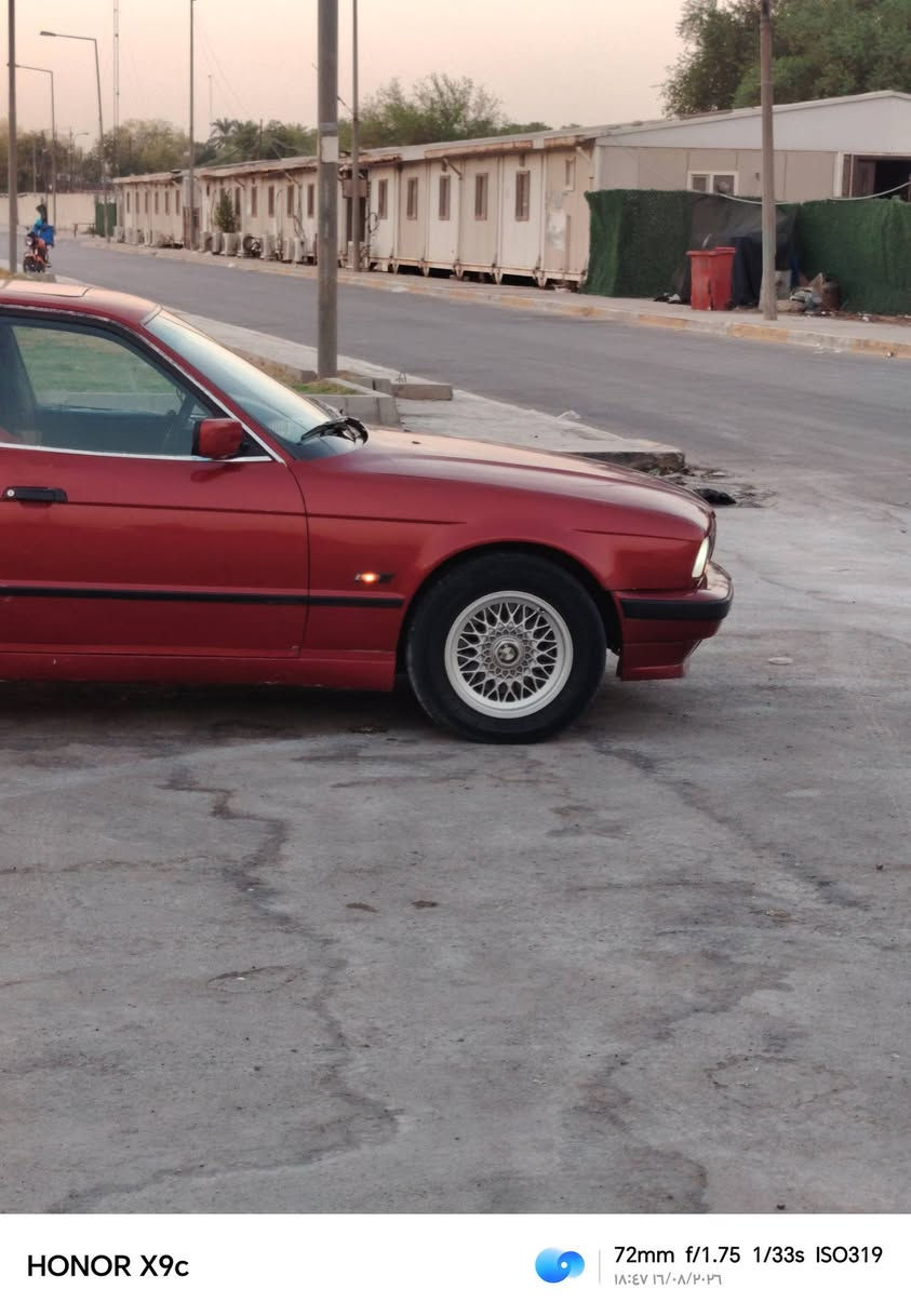 السلام عليكم
للبيع بي ام حجم 525 بجم عريض  مكينه مسكر كبس موديل 1991 كير كهربائي صدر؛ 70٪ كهربائيات كله شغاله تبريد ثلج دعاميه خلفيه M فتحه سقف سياره دبل أيرباك جام كله كهربائي ويل خليه   رقم بغداد نكليزي 

مكان السياره بغداد اليرموك حي الداخليه

السعر ٥٠ وبيه مجال او مراوس 535حسب القناعه
***********
