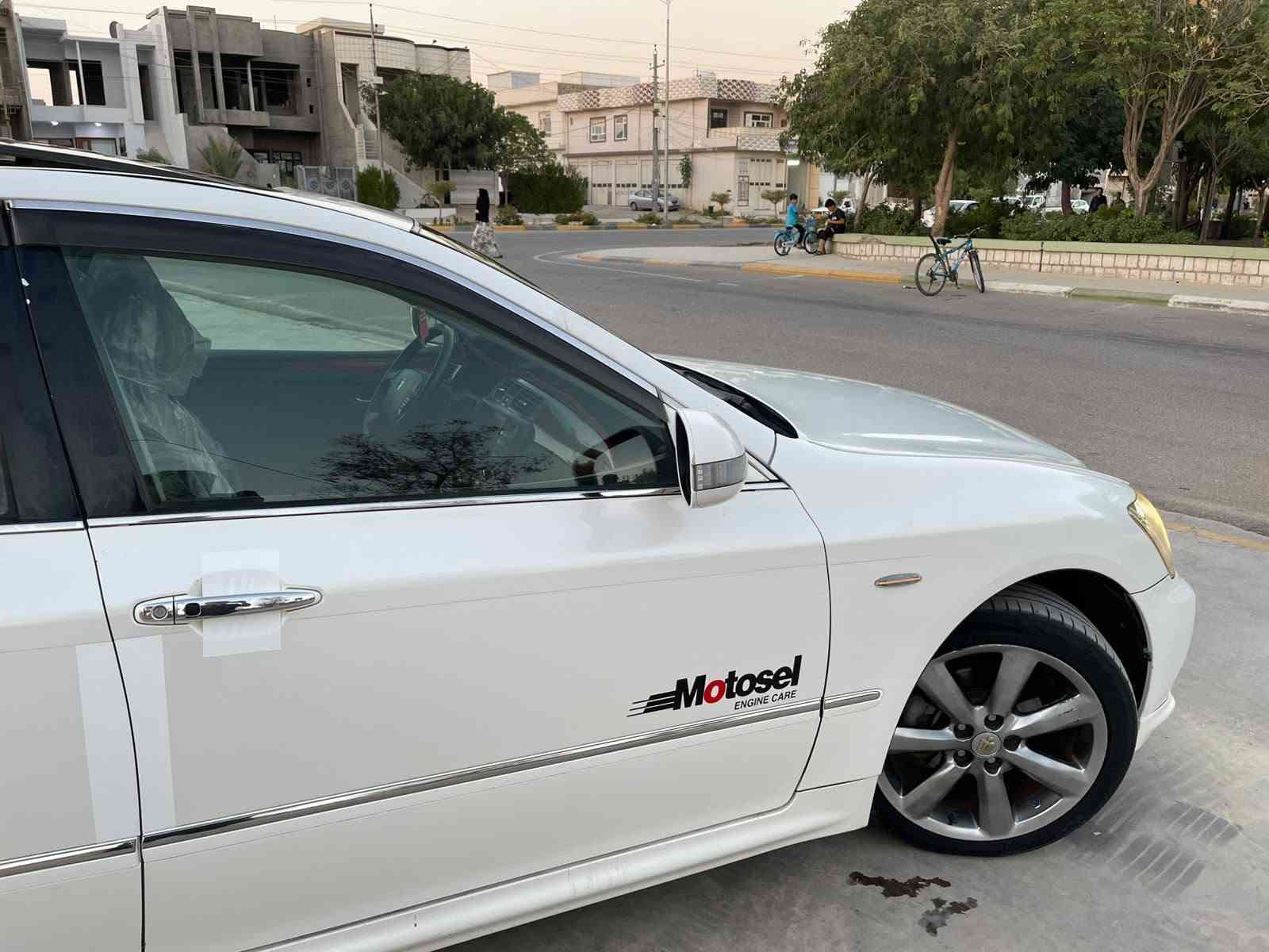 شاینە 2005 182   بڕاوە  فول سڵایت جلد هیتەر  ساج سور ئاوێنە ئیشارەت 5 بەسمە کامێرا نمونە لەجوانی لۆک
چاڵو شوخت  هیچ  هیچی نیە سفر
بەشەرتی گێرو مەکینە    نمونەیە  لە جوانی ماشاللە سەیارەی  ماڵە  وەکو ساق  جوانە سەیارەکە 
کامل مەسرف کراوە    لید بلاجکتۆر زینۆن ڕۆنی گێرو مەکینە گۆڕاوە
تەبرید ساردو گەرم بەشەرت لەر  سویچ
چوار تایەو ویلی  بریجستۆنی  لۆکی  لە ژێرە
کەڤەر شاسی و  قرچ دەعمو لێدران بەشەرت
کۆدی  نیە  لەکەلار ***********
تکایە  گەر موشتری  نیت  کاتی خۆتو ئێمەش مەگرە لەگەڵ  ڕێزم
55 ماعاملەیە کەم

نص مكتوب في الصور:
- Kareze car
- @kareze_
- ى كاريزه