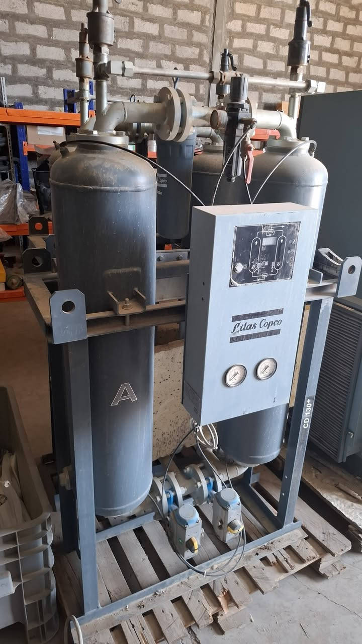متوفر ،  ضاغط هواء صناعي Air Compressor من Atlas Copco.
الموديل: GA 37 + AP 10 HAV 3
القدرة: 37 kW ≈ 50 حصان
أقصى ضغط: 10 bar
الصناعة: بلجيكا
Serial Number: S 45521601
الشركة: Atlas Copco
الاستفسار 
***********
