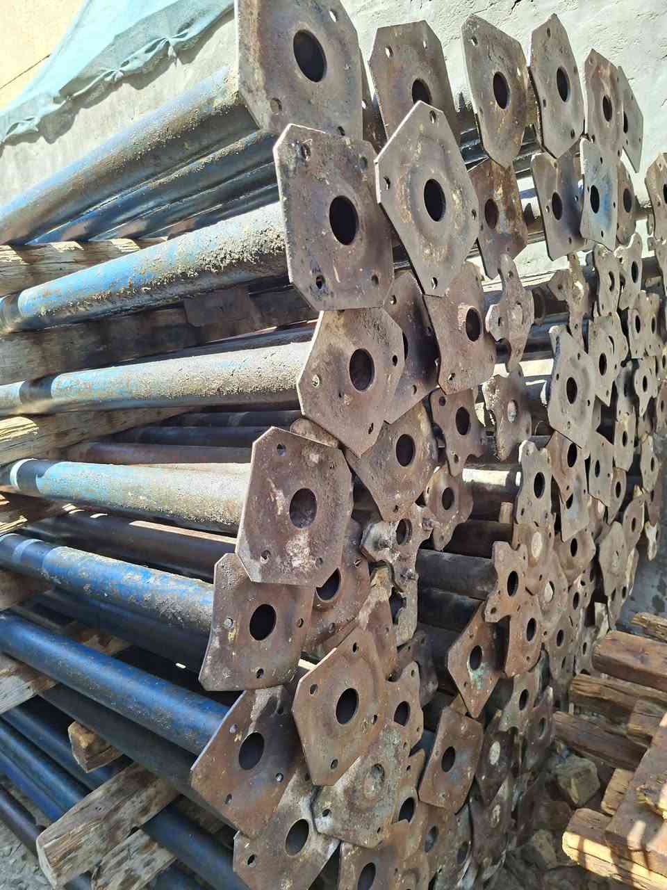 جكات للبيع عدد 175 بسعر مناسب
سن خشن طول 4 م عنوان حلة مركز للأستفسار ***********
