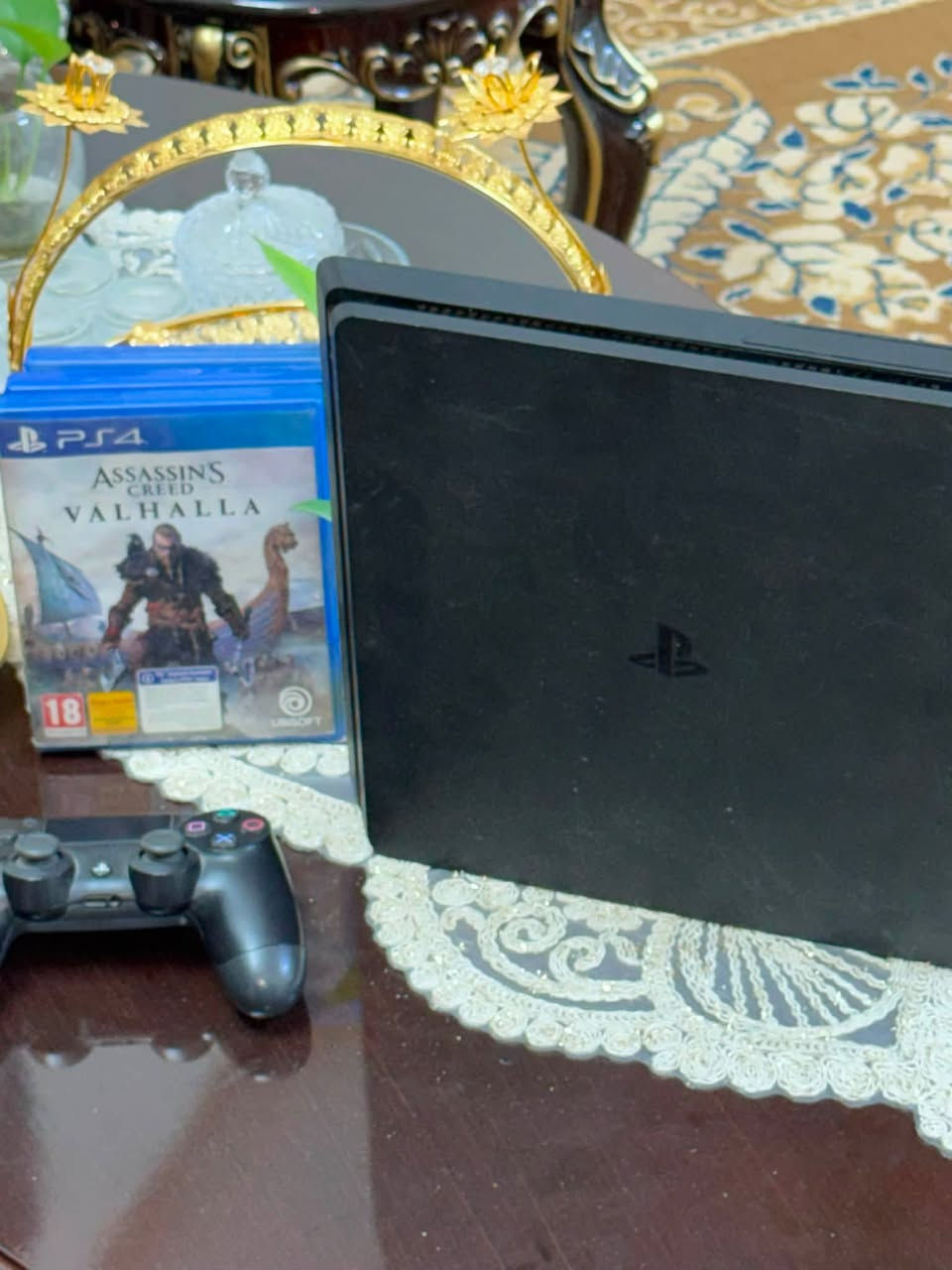 السلام عليكم
جهاز play station 4 سلم للبيع 
الجهاز الله شاهد نظيف ومامبدل بي اي شي
وياه جوستك واحد و ٣ العاب
الالعاب تتضمن
Assassin's Creed valhalla
Grand Theft Auto v
Far cry 5
السعر يرضي الطرفين
التواصل واتساب : ***********
