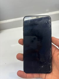 آيفون ١١promax ذاكره ١٢٨كيكا  بطاريه ب 70ماذكر شكد  ومابي اي ضرر بس يح...