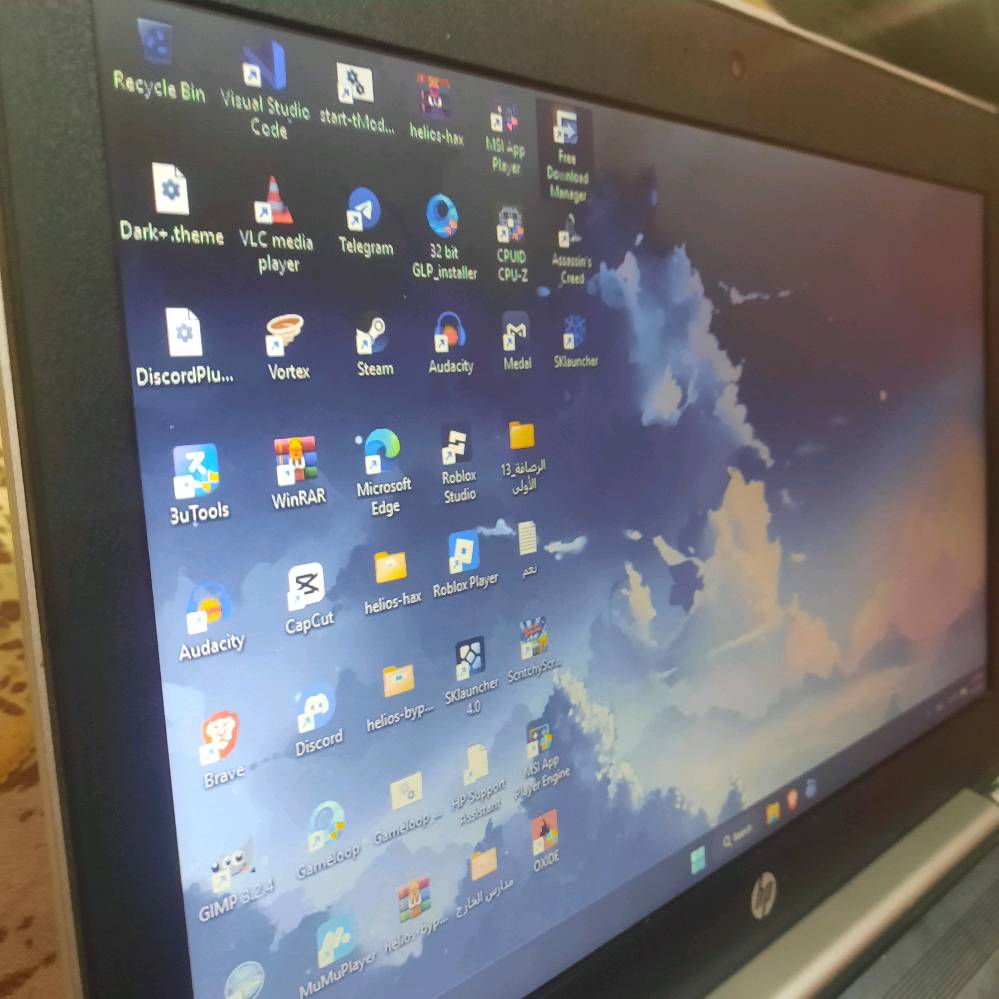 لابتوب كور اي 5 جيل ثامن رام 8 تخزين 256GB nvme
تگدر تكتبلي الموديل الكامل بالضبط: HP ProBook 430 G5 لو أكو إصدار/كود ثاني بيه؟: 
Hp probook 430 G5
شنو حالة الجهاز بشكل عام: اكو خدوش، كسر، بطارية ضعيفة، حرارة، أو أي عطل بالكاميرا/السبيكر/المايك؟: 
نظيف خالي من المشاكل
البطارية شكد تدوم تقريباً على الاستخدام، ويفضل يشتغل على الشاحن والبطارية بدون مشاكل؟: 
بطاريه تدوم ساعتين واكثر
وين موقعك بالضبط شنو المدينة/المنطقة، وهل أكو مجال للفحص قبل الشراء أو التوصيل؟: 
بغداد الحسينيه 