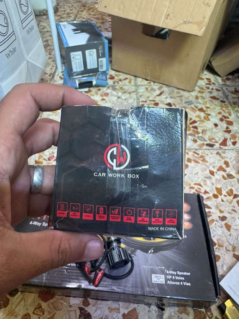 زنون سياره MG
H7 
السعر 25
***********المكان بصره يوجد خدمه توصيل
