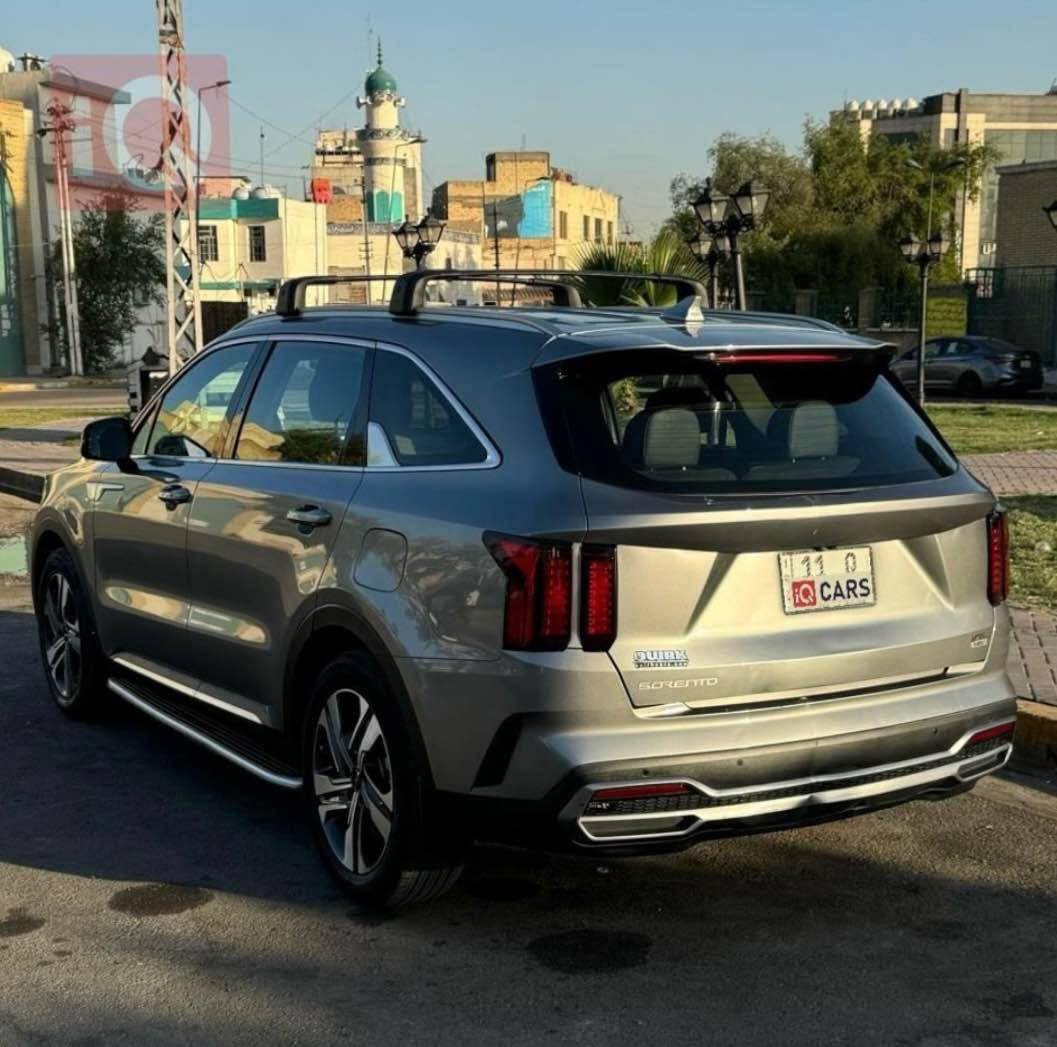� للبيع كيا سورينتو 2023 EX AWD هايبرد

المواصفات:

* موديل: 2023
* الفئة: KIA Sorento EX
* المحرك: 1.6L Turbo Hybrid
* 4 سلندر
* القوة: 227 حصان
* دفع رباعي AWD
* ناقل حركة أوتوماتيك
* الممشى: 55,000 كم
* وارد أمريكي 🇺🇸

✨ التجهيزات:

📷 كاميرا خلفية • 📦 صندوق كهربائي • 🅿️ حساسات وقوف • 🔥 تدفئة المقاعد • 🔑 بصمة ومفتاح ذكي • 💺 مقاعد كهربائية • 💺 صف ثالث • 🚗 مثبت سرعة • 🌧️ حساس مطر • 📺 شاشة • 👁️ مراقبة النقطة العمياء • 🌡️ تكييف أوتوماتيك • 💡 LED • 📱 Apple CarPlay • 📲 تشغيل عن بُعد • 📡 رادار • 🔋 شاحن لاسلكي • 🌫️ كشافات ضباب • 🅿️ فرامل إلكترونية • ⚙️ أوضاع قيادة • 🛣️ تحذير مغادرة المسار • 🔊 نظام صوت Bose • 🛡️ تحكم إلكتروني بالثبات • ⚡ توجيه كهربائي • 🛞 حساسات ضغط الإطارات • 🎙️ تحكم صوتي

💰 السعر: 26,000$

📍 المكان: بغداد
📞 للاستفسار: *********** بغداد, العراق
