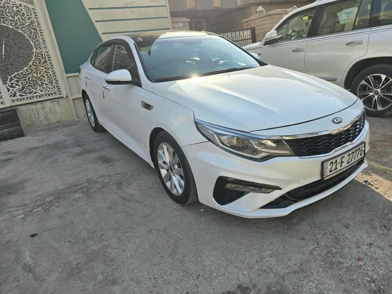 سلام عليكم كيا اوبتما موديل ٢٠١٧ EX
امريكي حادثها جاملغ وبنيد بدون دواخل بدون ايرباك السياره ع وضع الشركه زيرو ماشيه ٢٤ الف 
السياره فول الفول اعلى مواصفات
بنوراما 
كشنات جلد كشنات تدفئه تبريد وكهرباء وخزن ميموري 
اشاير مري مري شفط 
ترحيب 
شاشه جبيره كار بلي 
تحكم فول 
كامره دواره 
حساسات 
رادارات ونقطه عمياء 
وبعد بيها اهواي مواصفات 
اعلى مواصفات 
السياره رقم سليمانيه ب اسمي اتريد وكاله اتريد تحويل اني حاضر 
السياره جديده كلش كلها ع وضع الشركه 
السعر ١٣٥ وبيها مجال بسيط 
مكاني بغداد 
***********
غير متواجد ع فيس
