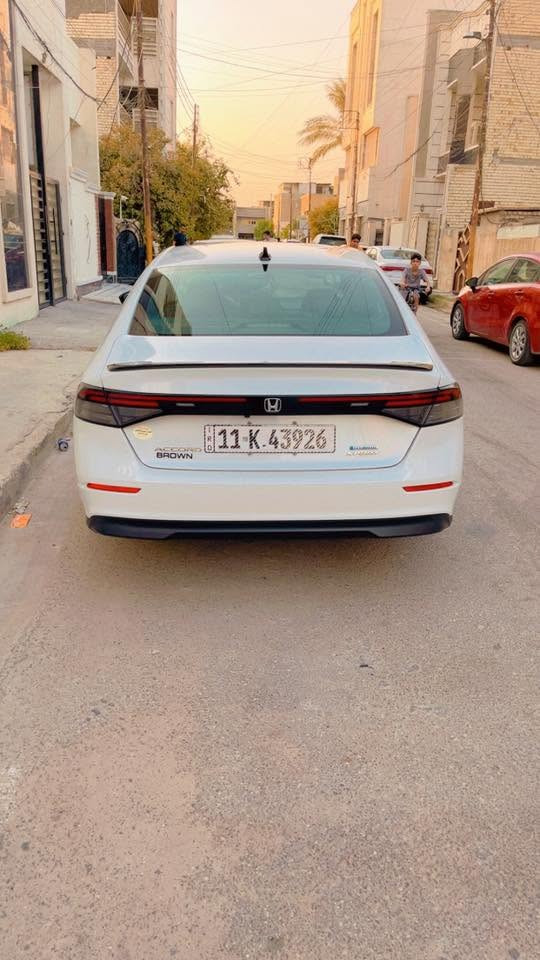 هوندا اكورد 2024 سبورت
ماشيه  75 كيلو رقم بغداد 
بدون صبغ بدون ايرباك صور الحادث ب منشور 
مكاني بغداد حي الجهاد 
السعر 180 وبيه مجال 
***********
