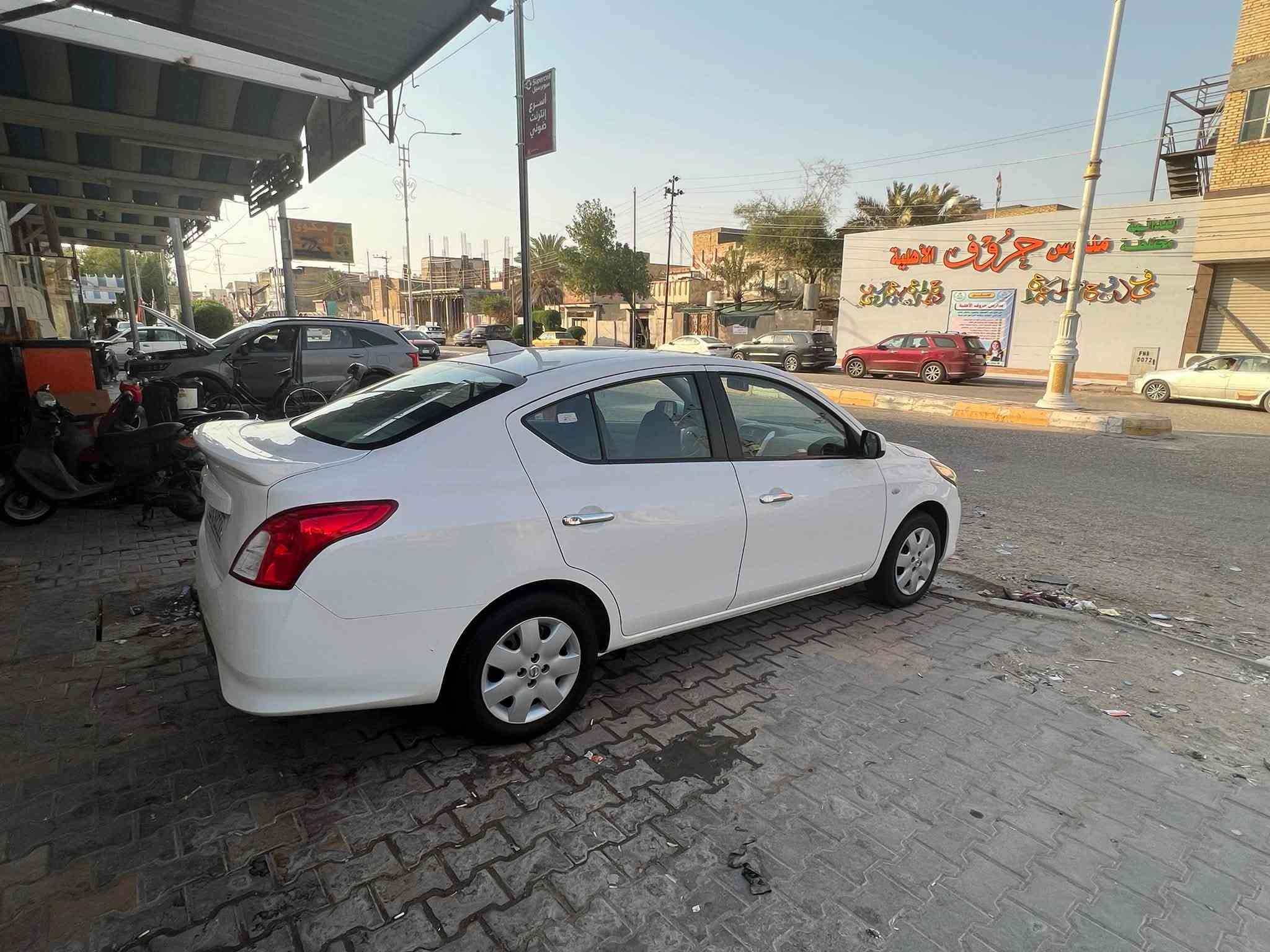 السلام عليكم نيسان سني موديل 24 ماشيه 22 الف سياره استخدام شخصي مال شركة السور ام الضمان رقم بغداد إنكليزي بسمي مشروع وطني سياره كفاله مكاني ناصريه مركز سعرها ب122 وبيها مجال حك جيه ***********
