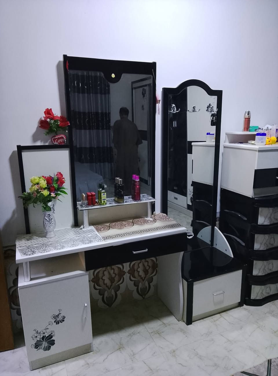 ماليزي • ٦ باب • نضيفه