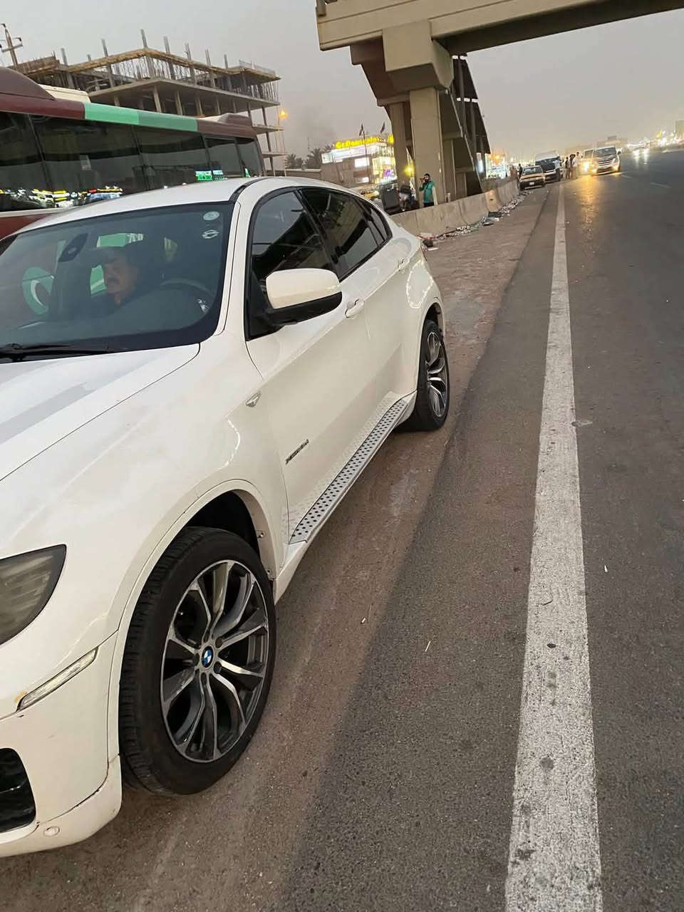 السلام عليكم
BMW X6 2010
اصل كاز ومحورة مكينة وكير لكزز  كيرها منتهي والمكينة بيها حماوة ابيعلك كايمة السيارة متروكة صارلها فترة سعرها 65 ورقة وبيها مجال .
للاستفسار اكثر ***********
