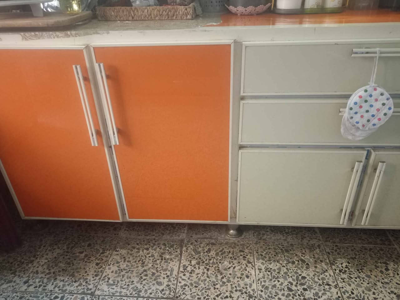 كاونتر للبيع استعمال بس نضيف 
ب500وبيه مجال للتواصل ع الرقم
‏‪***********‬‏

