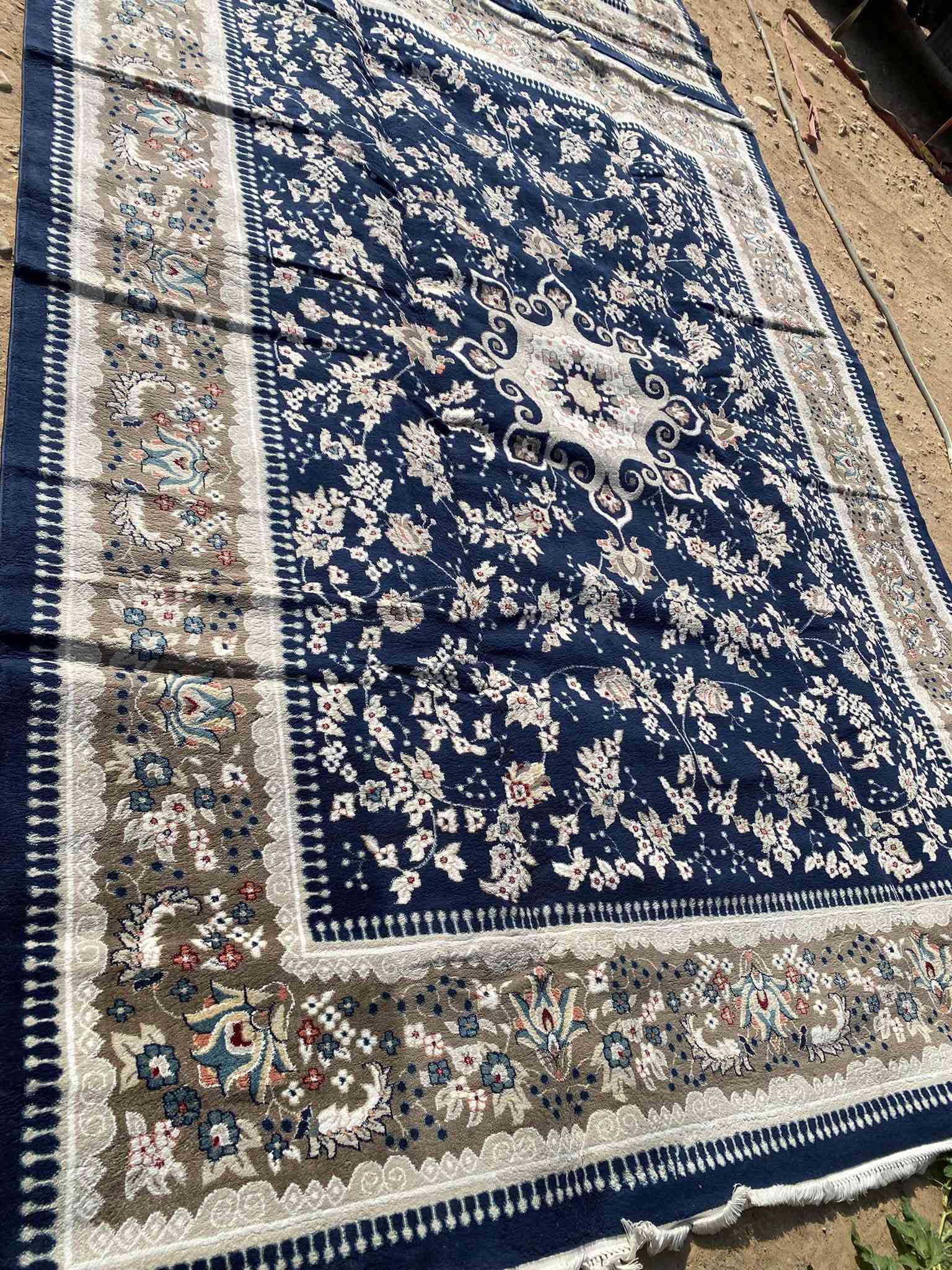 السلام عليكم 

زوالي ايراني كاشان 

سعر الزوج 150 الف عدد 2 قياس كل وحده 3*4

***********
واتساب

📩📞☎️🚚
