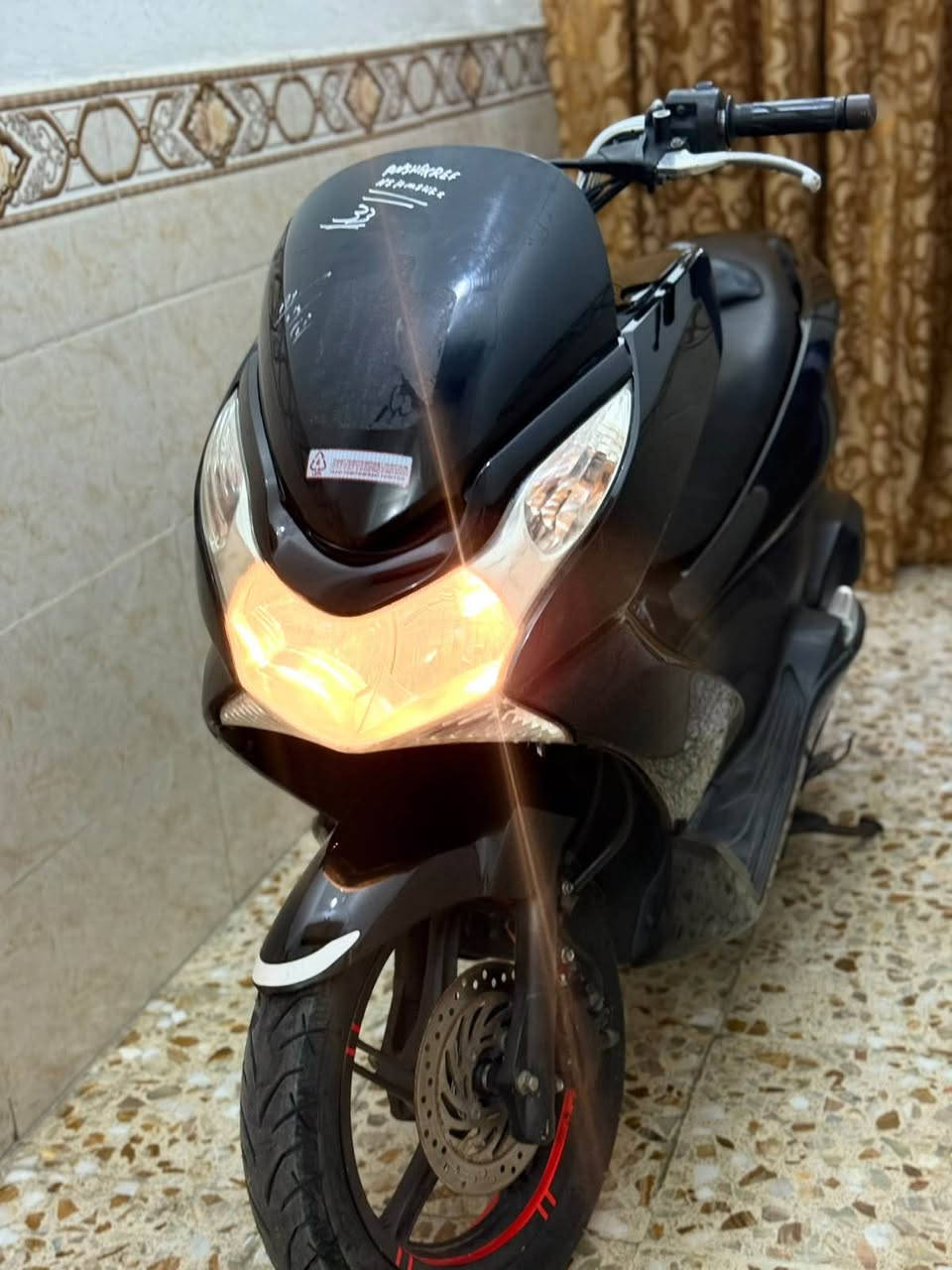 السلام عليكم اخواني….
دراجة(PCX)…(الجيل الاول)
#مال رمبه
# الـمكينة 150 حرف (A)
وكاله وكاله ما متعوبه مال جناي🛵🛵
دراجة شلعة معدل كهربائيات كلها شغالة
…دراجــة بـلاديـة جـديدة…
اي نقص مابيها مكفولة كفاله عامه بشرط الفحص كفرات بلادي مكينه برغي ما مفتوح اد مفتوحه ترجع الدراجة مال جناي
جيب فيتر وتعال افحص مستعجل على بيعتها
السعر مليون و350 وبيها مجال بسيط
العنوان الكرخ للاستفسار عل هذا الرقم 👇🏻📞
‭*********** بغداد, العراق
