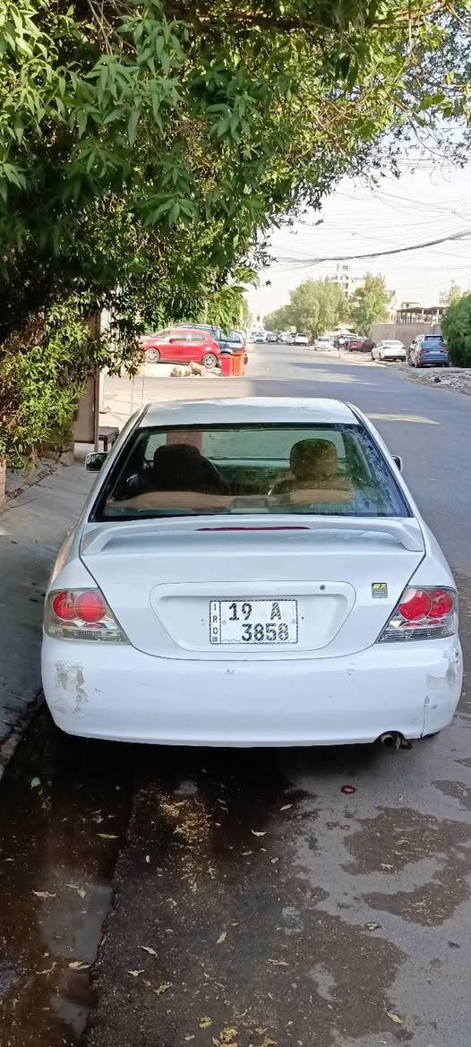 جوا السوگ وبلاش
لانسر 2006 جاهزة ومابيها نقص

مصبوغة حزام ابيع عام

وبيها ضربة بسطية بالجاملغ الخلفي عكس السايق

حوض شواصي لغود كلة نظيف

گير :محرك :صدر :ضفيرة

كلشيء جديد تخم تاير جديد

تبريد شغال وخير من الله المكينة بيها ضمان سنة 

دوشمة جديدة ارضية جديدة گير اوتوماتيك 

السعر 62 وبيها مجال 

عنواني بغداد البلديات

رقم الهاتف ***********
