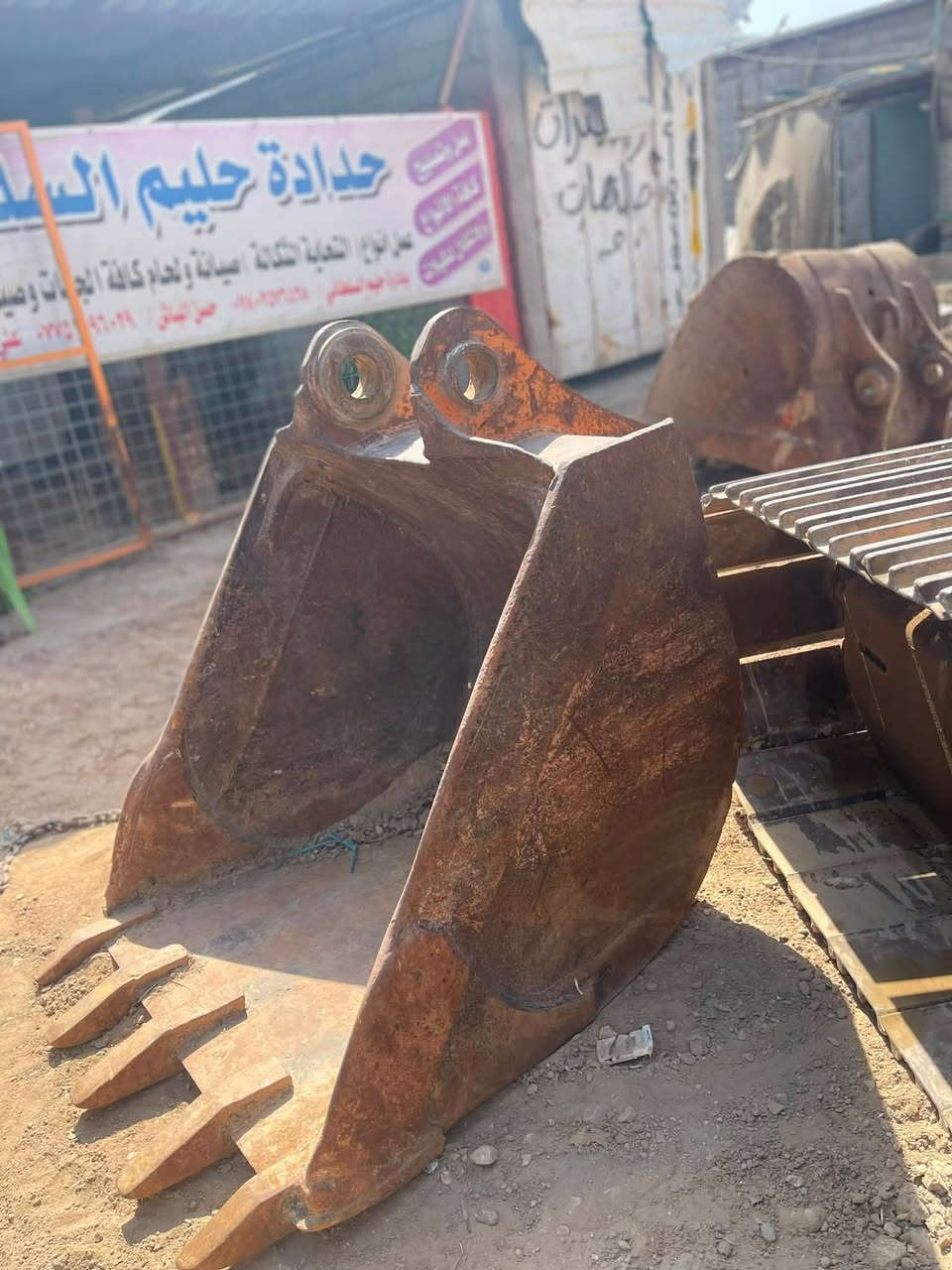 السلام عليكم
كيلة جلاد متر
يابانية
دبل بوشة
بيم ٨٠
المكان بابل ناحية الشوملي 
‭***********‬
***********
