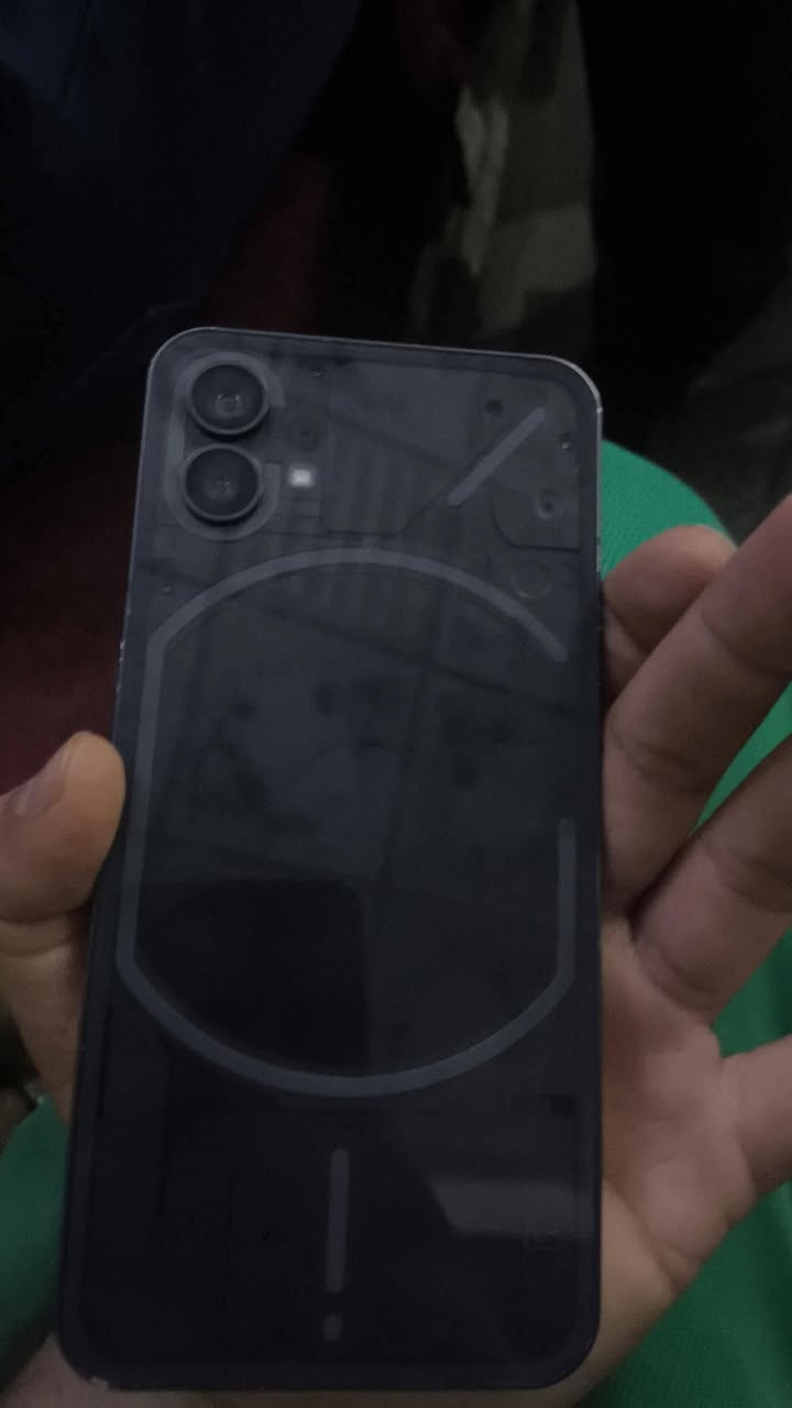 يهالسلام عليكم جهاز.Nothing phone. ذاكره 256جههاز معروف بمواصفاته ول العاب الكامره الخلفيه 50mplOS
 المعالج snapdragon 778G+ معالج من الجيل الحديث 

سعر الجهاز ب 300 وقابل للتفاوض 
المكان :بغداد الكاظمية 
رقم الهاتف : ***********

نص مكتوب في الصور:
- 7:25 لمحة عن الهاتف NOTHING OS 3.2 جهازك محدث اسم الجهاز Nothing Phone (1) المعالج Qualcomm Snapdragon 778G+ الكاميرا الخلفية: 50MP OIS + 50MP الأمامية: 16MP ذاكرة الوصول العشوائي 12GB + 2GB التخزين 256 غ.ب
