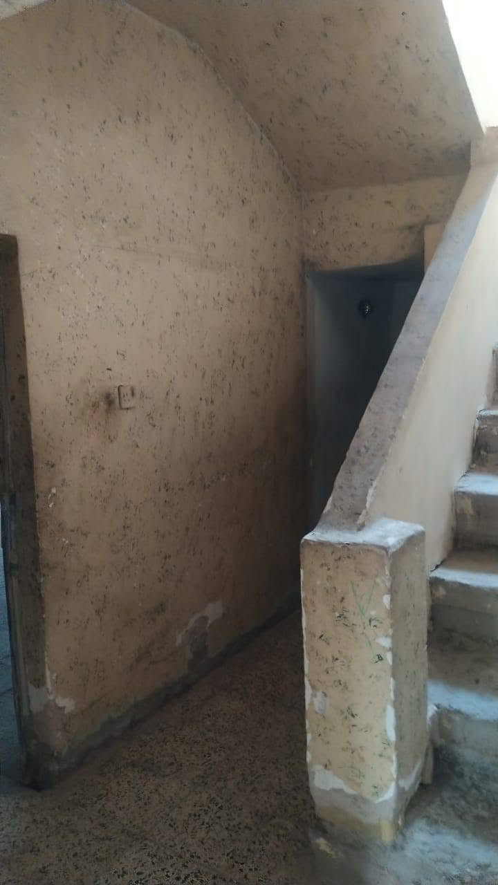 السلام عليكم 
بيت مساحه ١٨٠متر طابو صرف جسر ديالى قرب الصناعه.. البيت شوفه عينك 
وسعره مناسب جدا الراغب بالشراء الاتصال على الرقم ***********بيه واتساب
