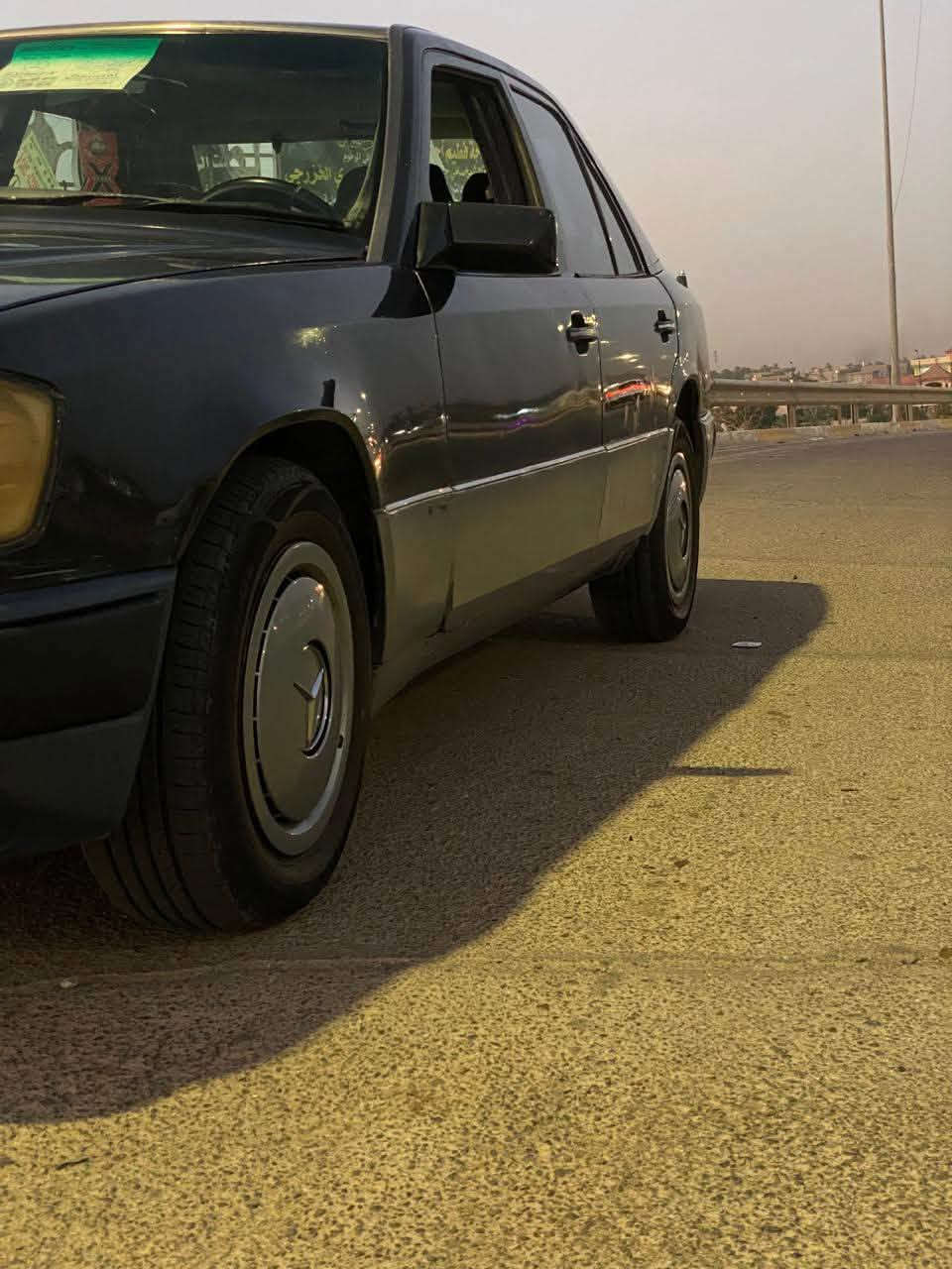 السلام عليكم 

للبيع مارسيدس 

موديل 1992 

كير ومحرك شرط 
محرك بطه 

صدر امامي خلفي جديد 
تخم تايرات جديد 
 
السعر 43 وبيها مجال 

اتصل وتدلل 

‭***********‬

مكان السياره صلاح الدين الضلوعيه
