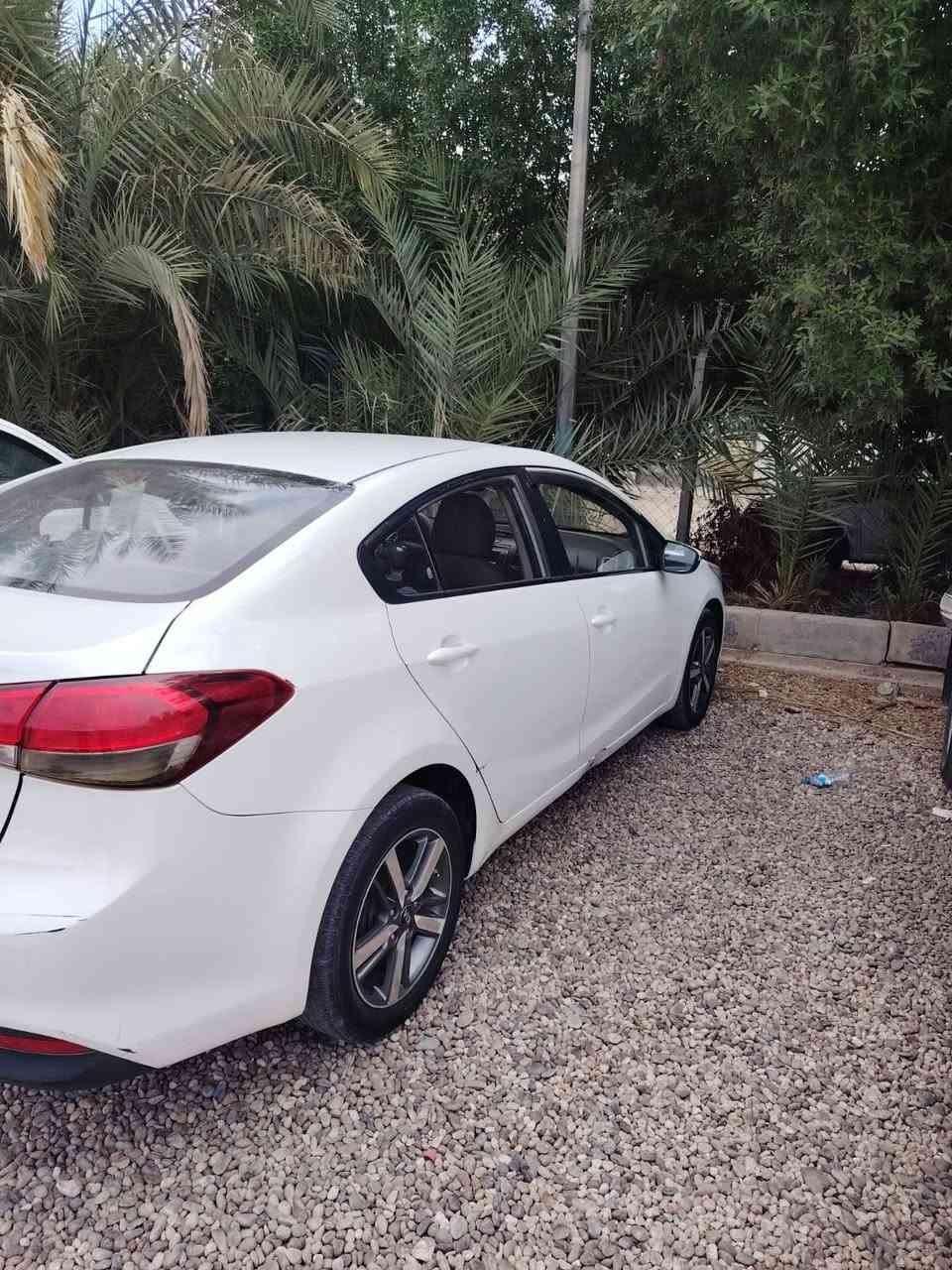 سيراتو للبيع فقط ونقد مكفوله من الصبغ والتبديل بيها دحجات مبينه من الصور رقم اربيل قديم سنويه ساقطه محرك گايم الگير تمام مابيه شي تبريد شغال بأسم شركه وكاله وتحويل مضمون مكانها النجف السعر 110 وبيها مجال قليل للاستفسار الاتصال على الرقم ***********

