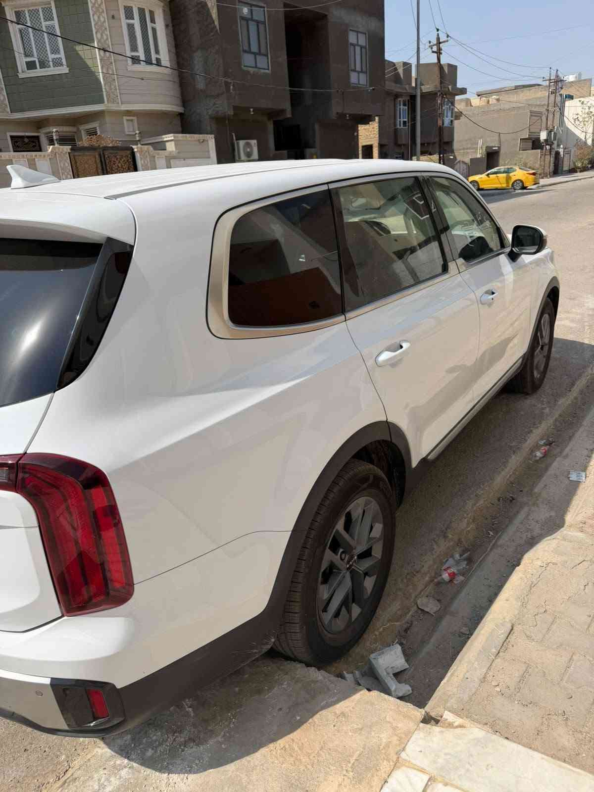 كيا تولاريد موديل ٢٠٢٤ 
مواصفات LX كشنات جلد 
7 راكب السيارة
كشنات جلد 
محرك 3.8.L.vin 6 
بصمة تشغيل / بوب بصمة
تشغيل عن بعد
دشبول الكتروني  متصل مع شاشة
كامرا خلفية دوارة 
رادارات  امامي وخلفي وجانبي
لايت زينون عالي ناصي 
لد نهاري + بك لايت لد
تبريد 3 قطع  
انظمة قيادة متعدد
تحديد مسار قيادة آليه 
تحكمات استيرن جهتين
وباقي المواصفات معروفة للسيارة
رقم مثنى شهداء 
السعر ٢٤٥ $
للتواصل ***********

نص مكتوب في الصور:
- 48953636E